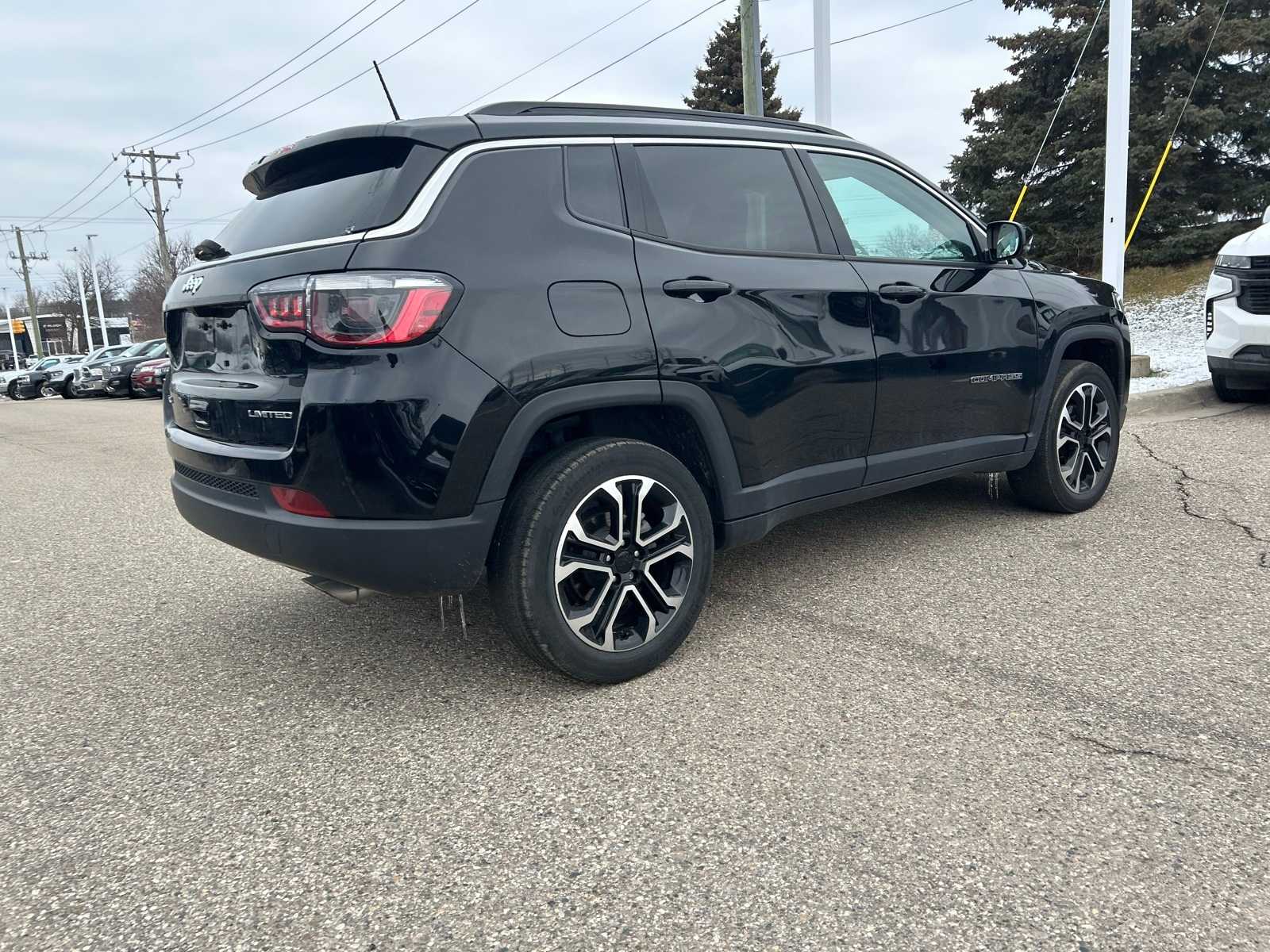 Thumbnail: 2022 Jeep Compass - 13