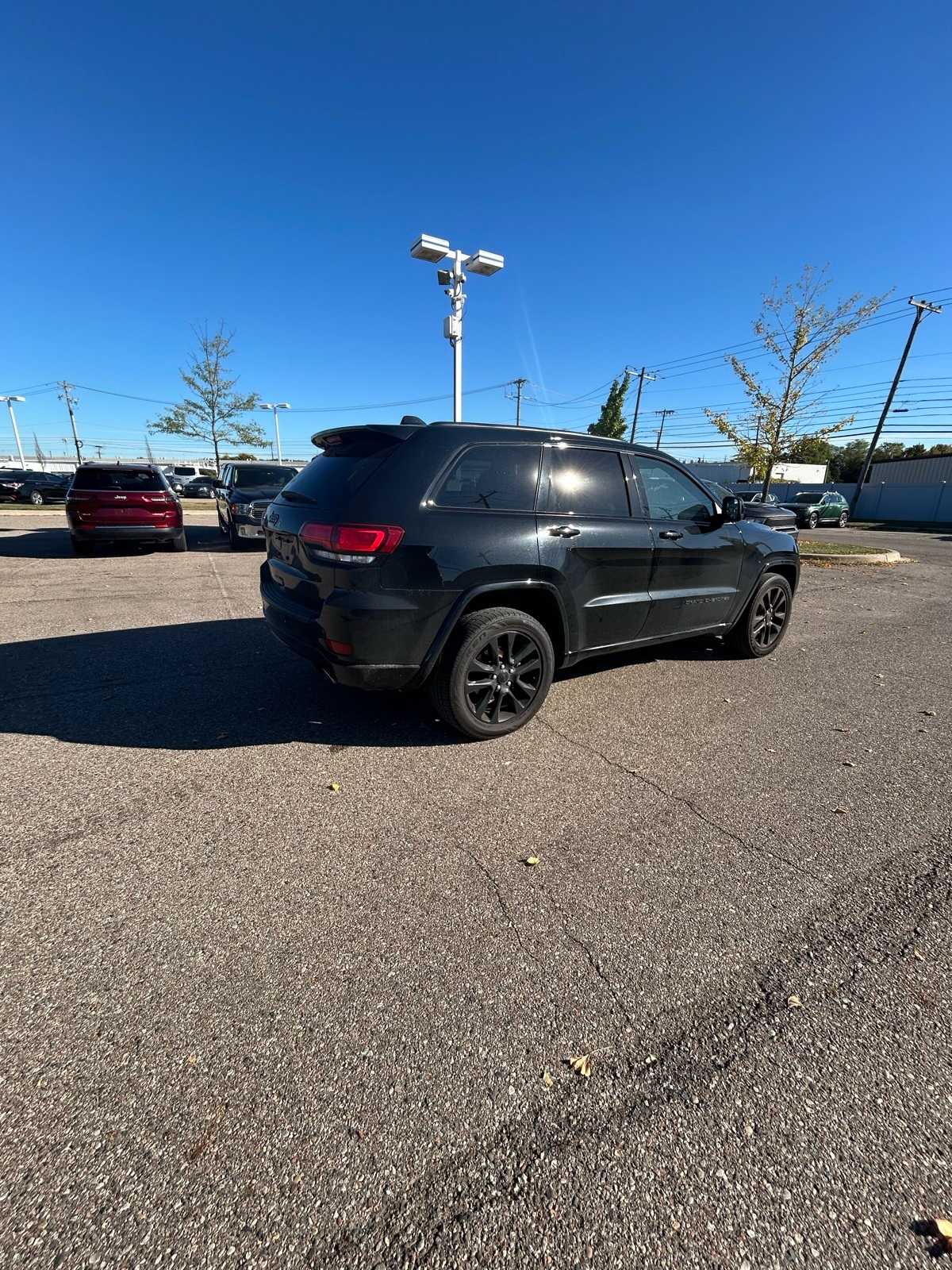 Thumbnail: 2019 Jeep Grand Cherokee - 13