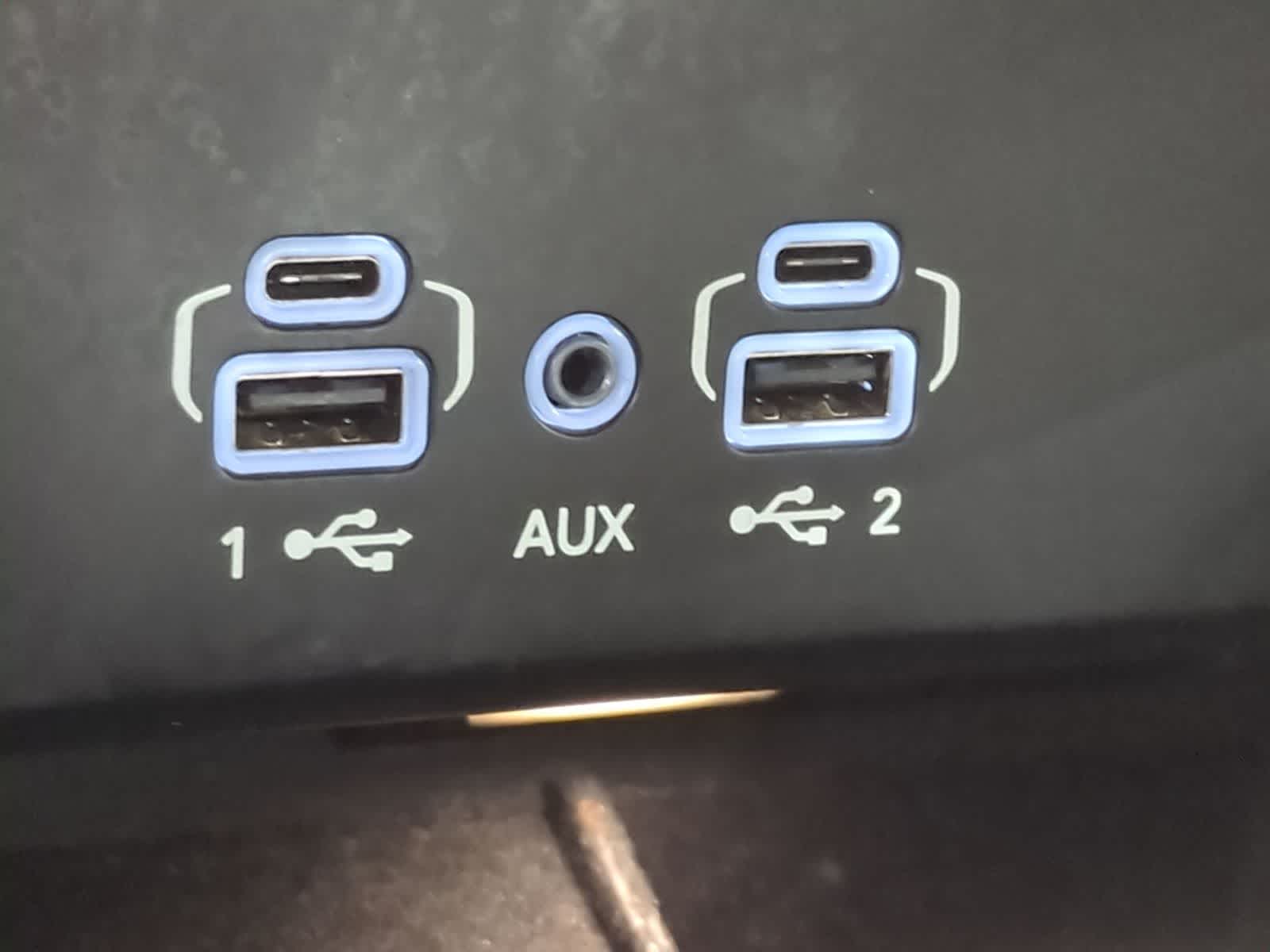 Thumbnail: 2023 Jeep Wagoneer - 32