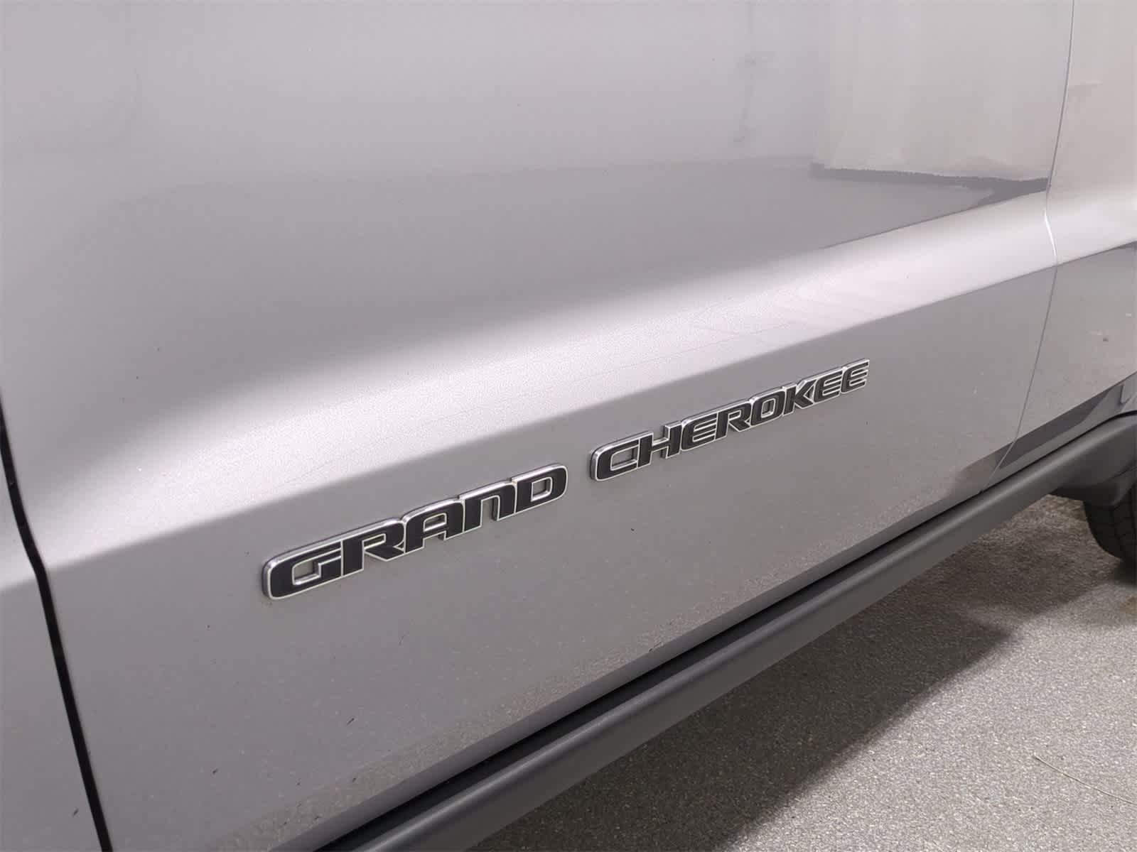 Thumbnail: 2021 Jeep Grand Cherokee - 13