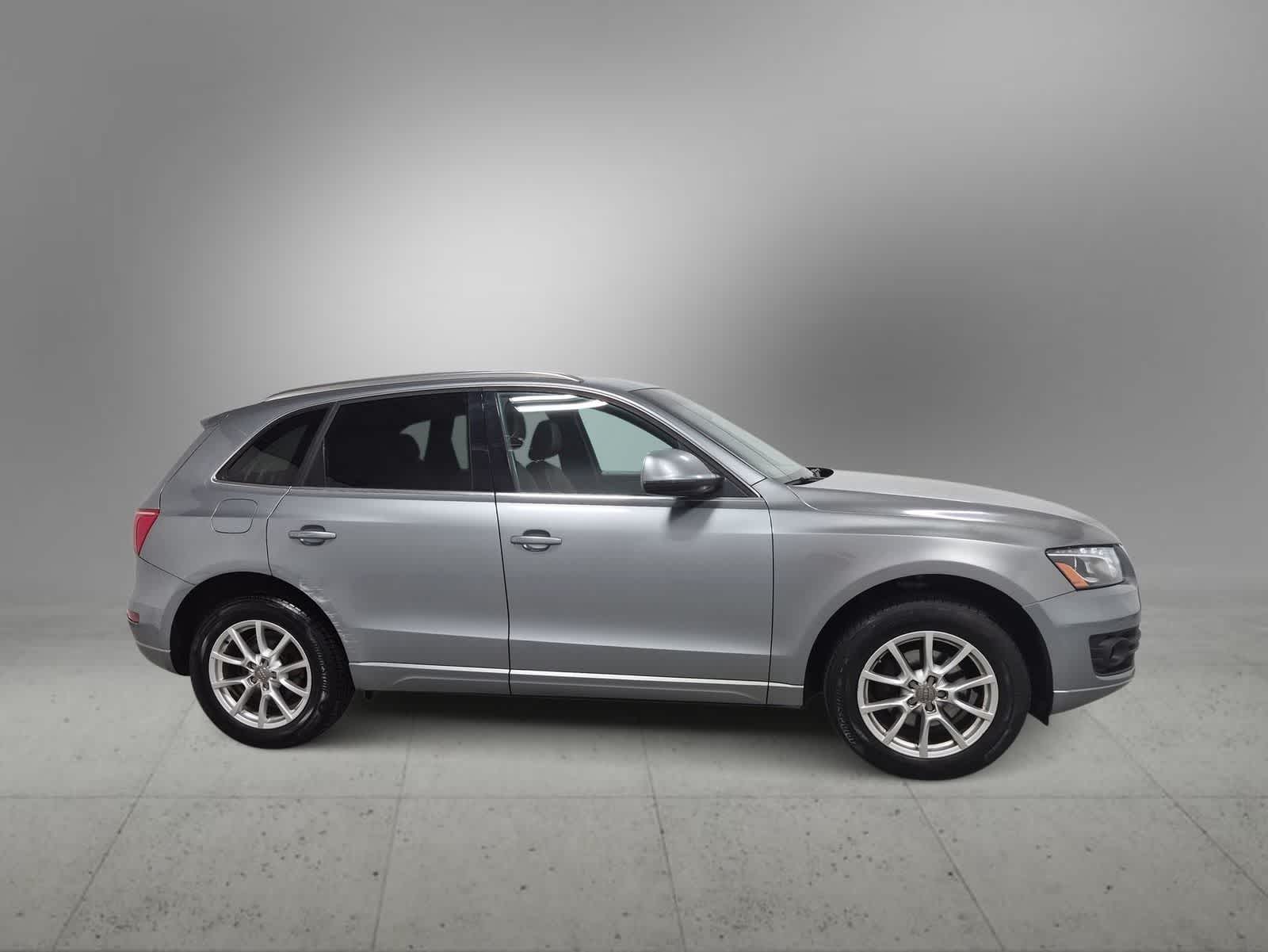 Thumbnail: 2011 Audi Q5 - 9
