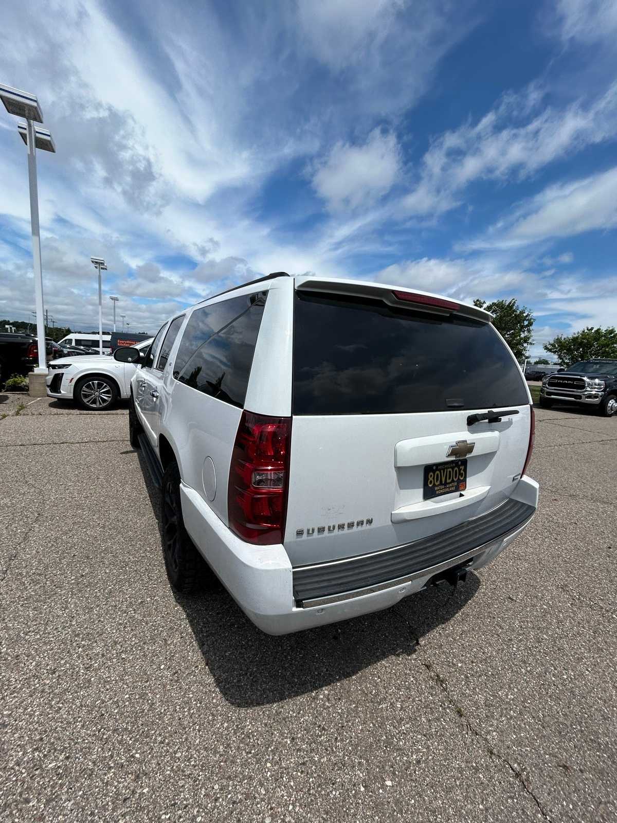 Thumbnail: 2008 Chevrolet Suburban - 26