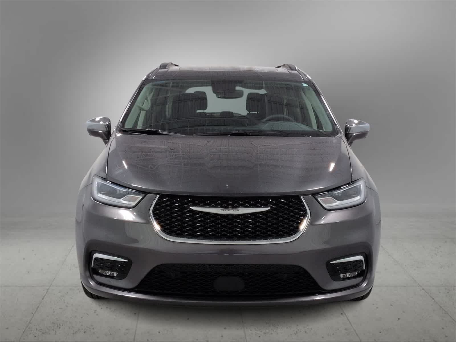 Thumbnail: 2022 Chrysler Pacifica - 3