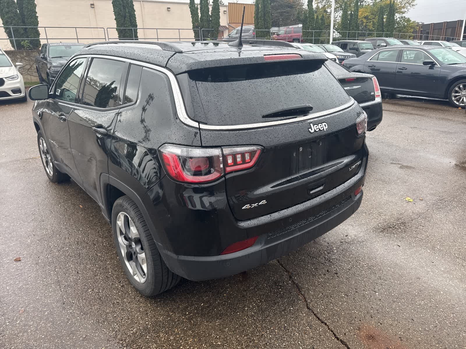 Thumbnail: 2021 Jeep Compass - 17