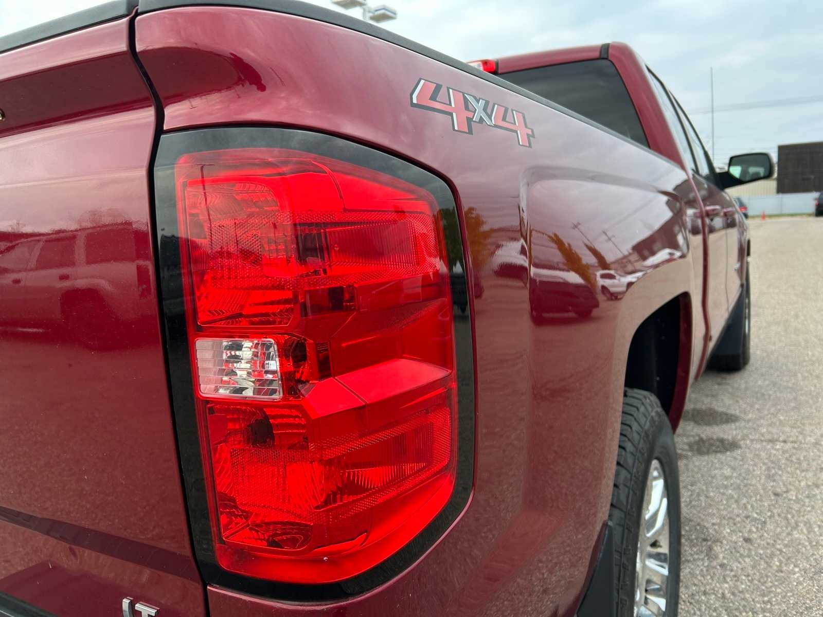 Thumbnail: 2018 Chevrolet Silverado 1500 - 30