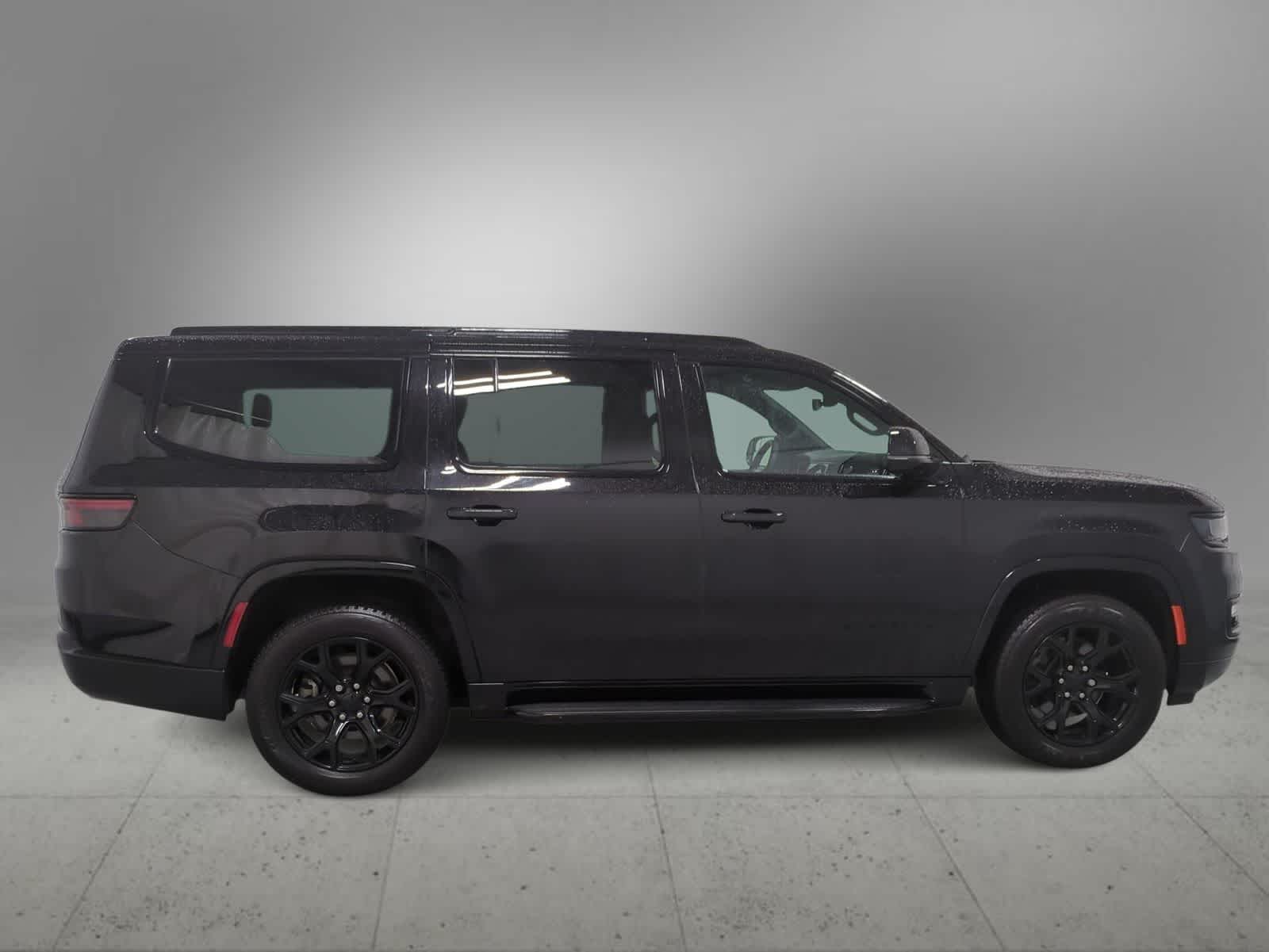 Thumbnail: 2023 Jeep Wagoneer - 9