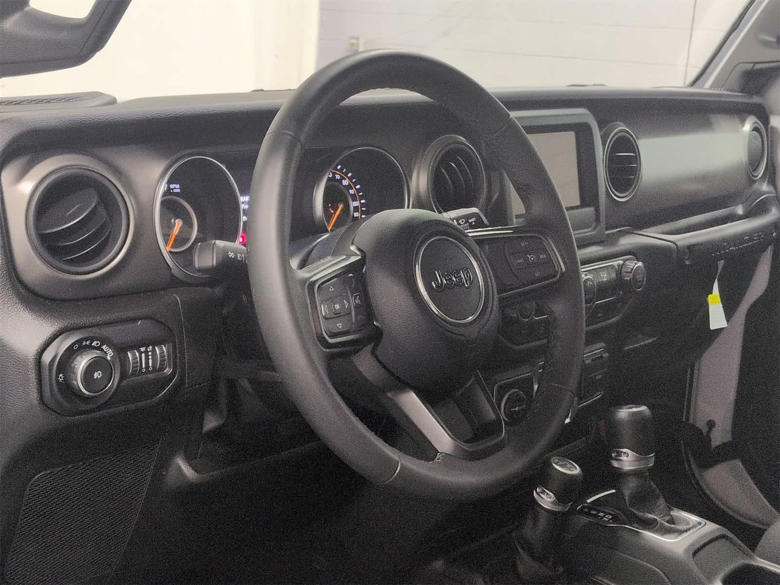 Thumbnail: 2022 Jeep Wrangler - 10