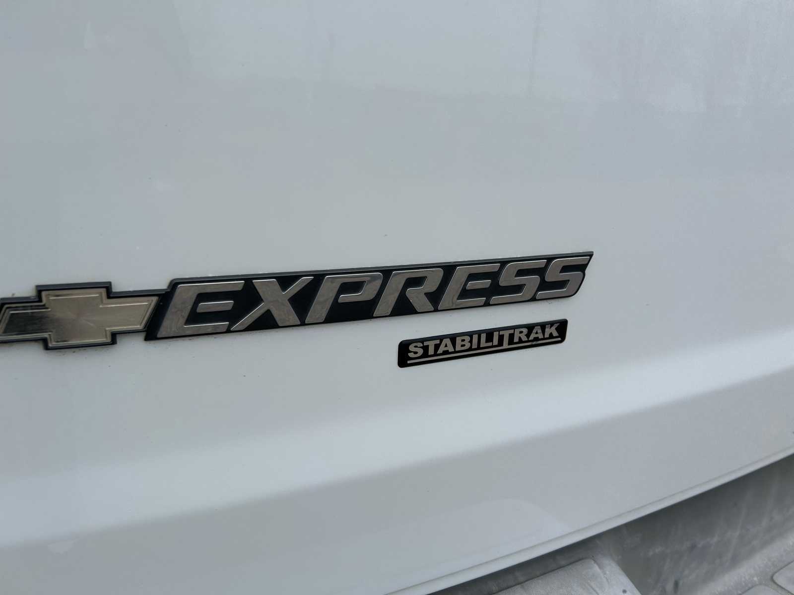 Thumbnail: 2016 Chevrolet Express - 29