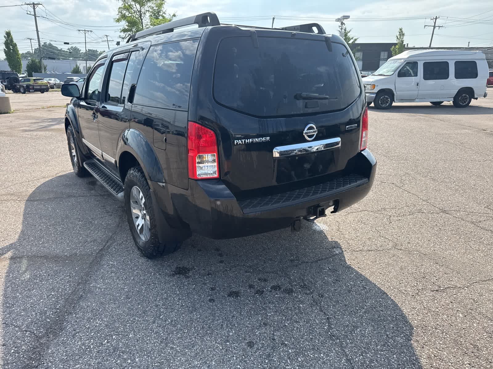 Thumbnail: 2012 Nissan Pathfinder - 24