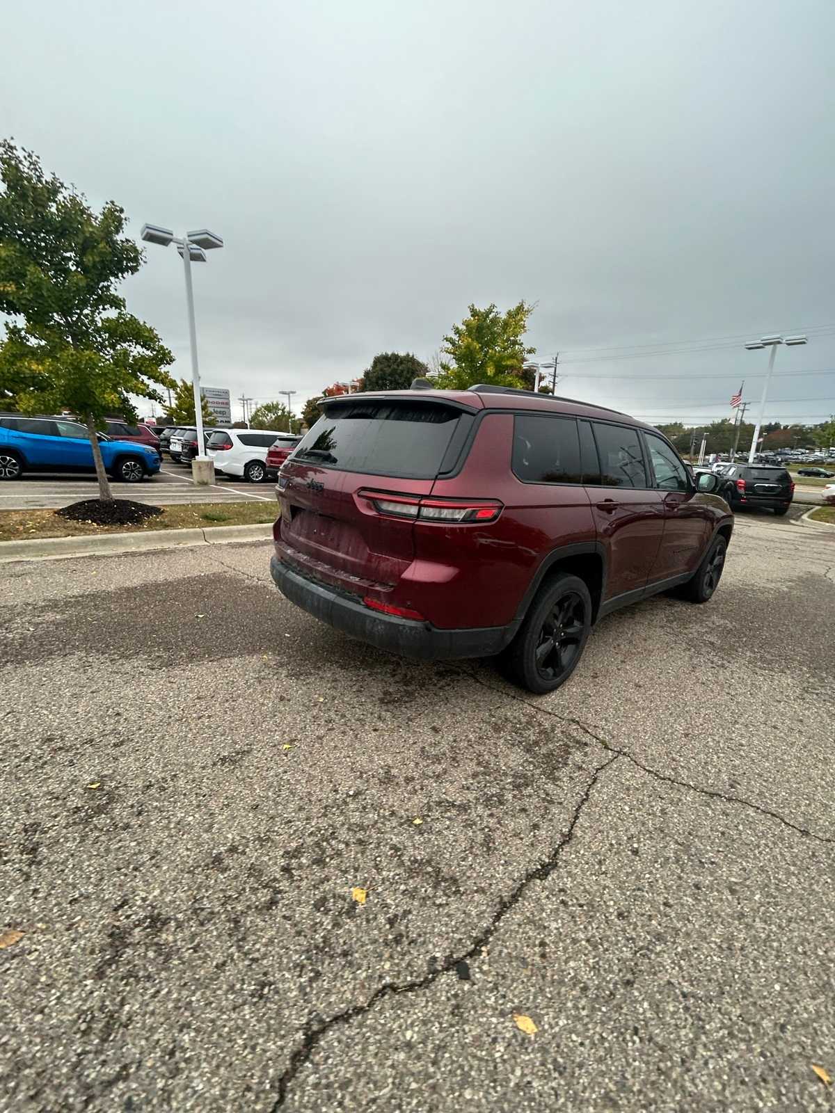 Thumbnail: 2023 Jeep Grand Cherokee L - 16