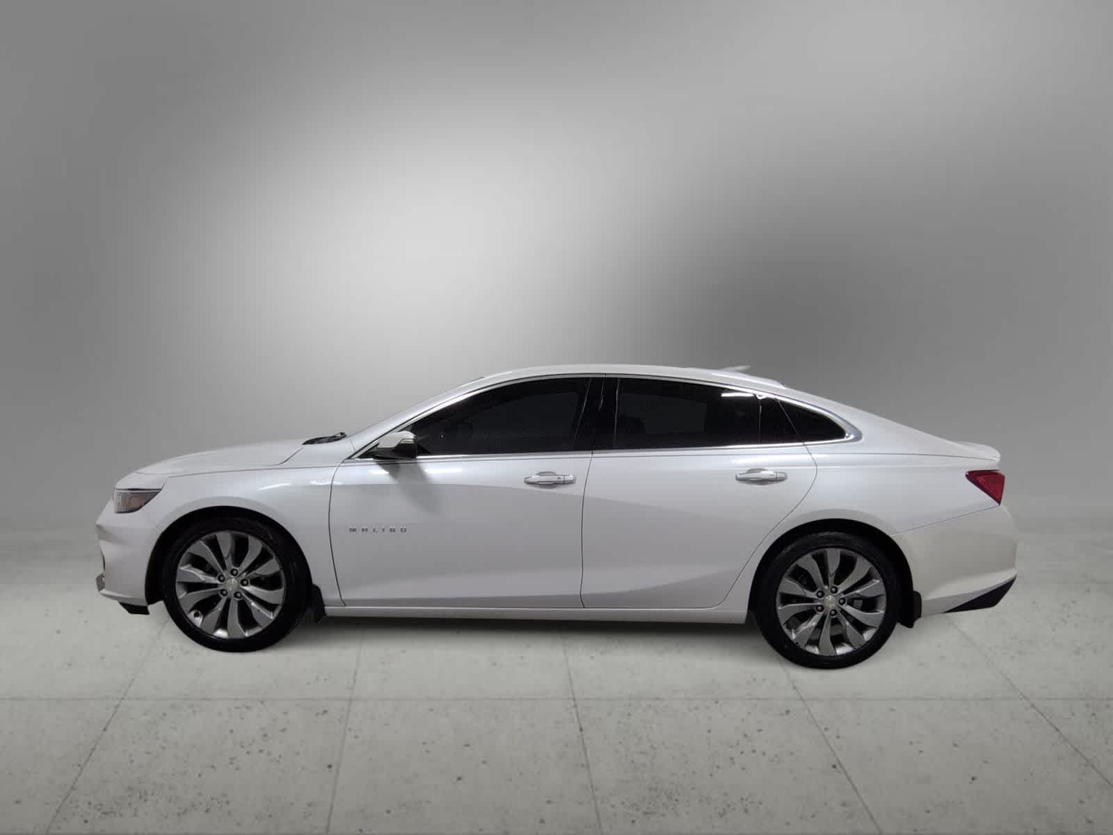 Thumbnail: 2018 Chevrolet Malibu - 5