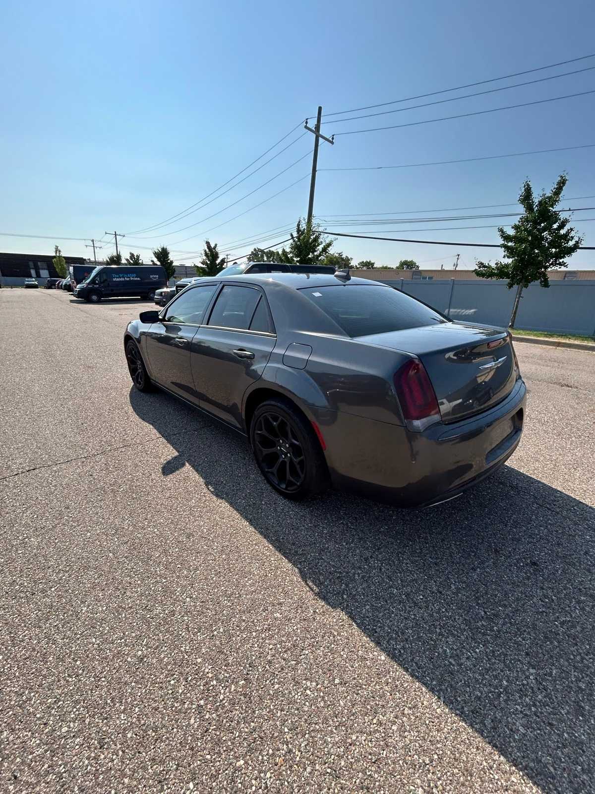 Thumbnail: 2019 Chrysler 300 - 23