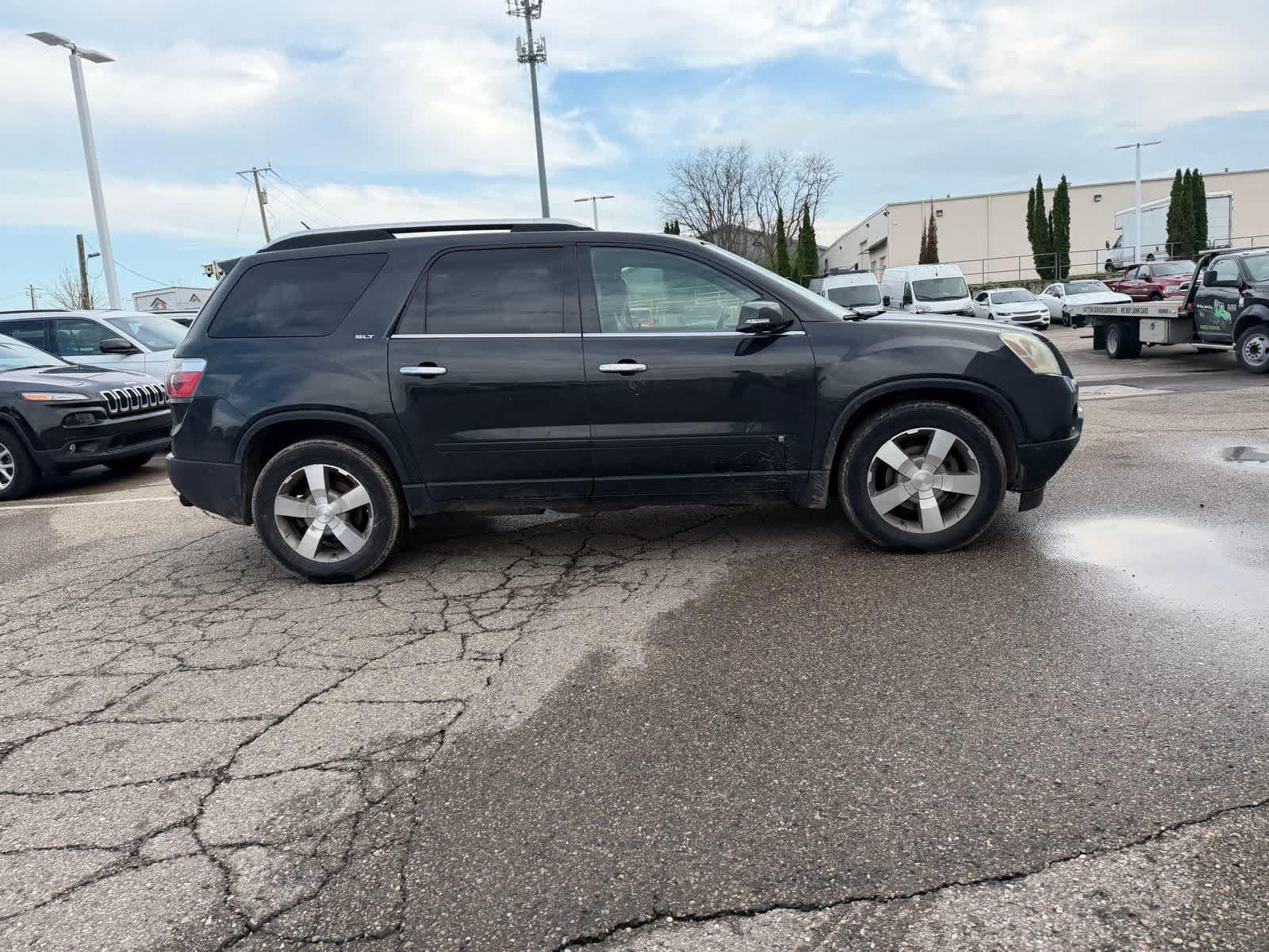 Thumbnail: 2009 GMC Acadia - 11