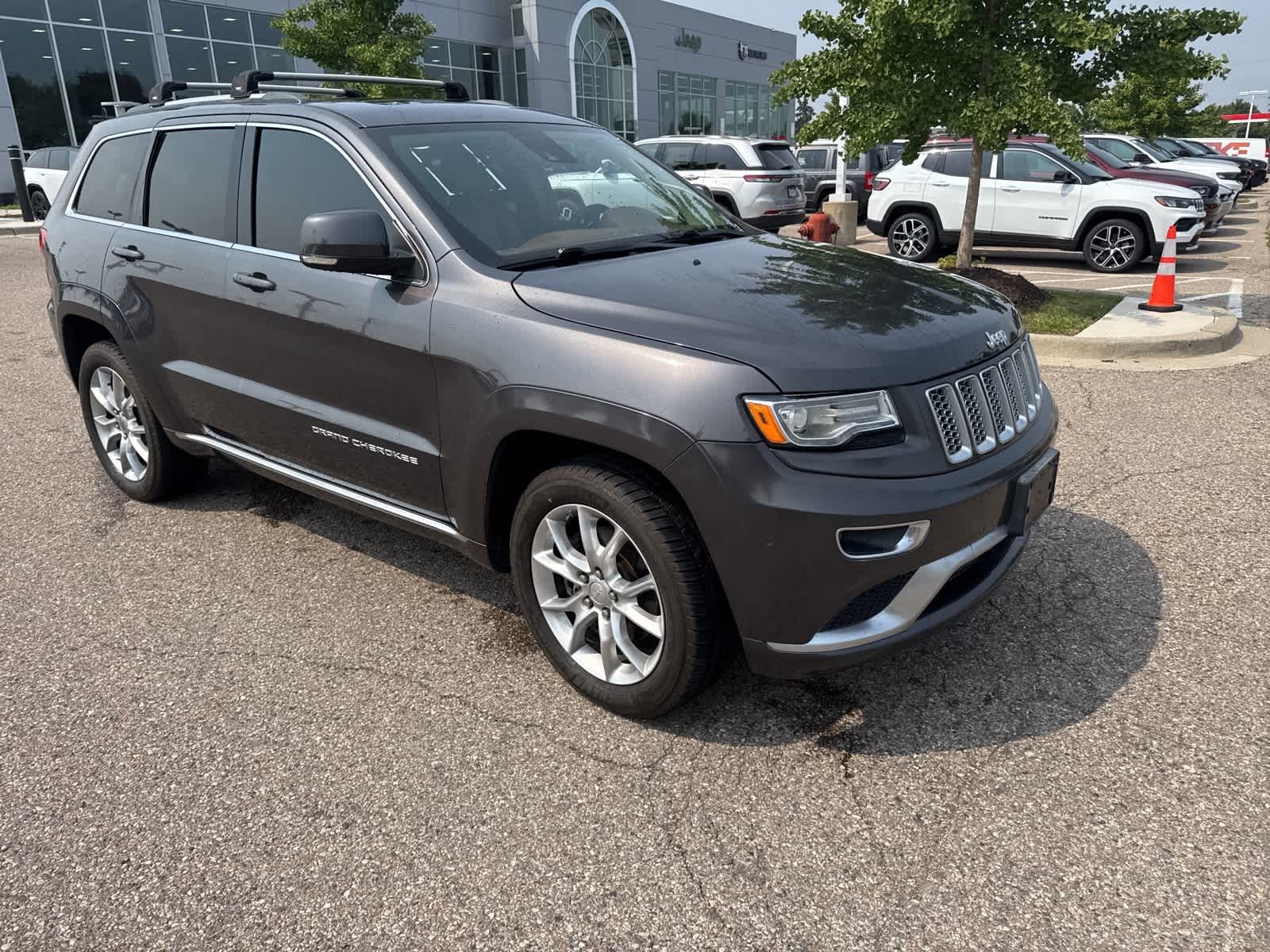Thumbnail: 2015 Jeep Grand Cherokee - 10