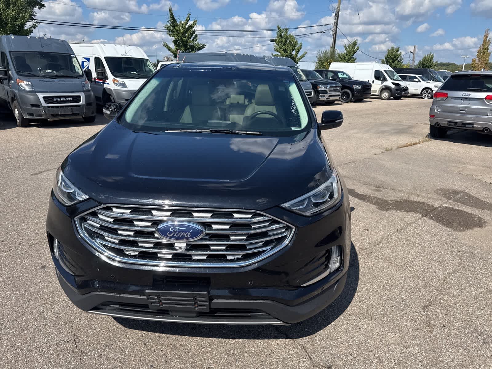 2020 Ford Edge Titanium photo 4