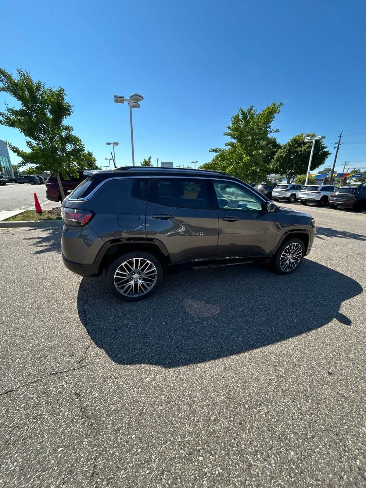 Thumbnail: 2022 Jeep Compass - 15