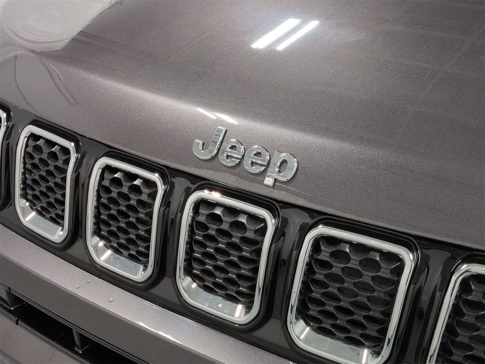 Thumbnail: 2023 Jeep Compass - 12