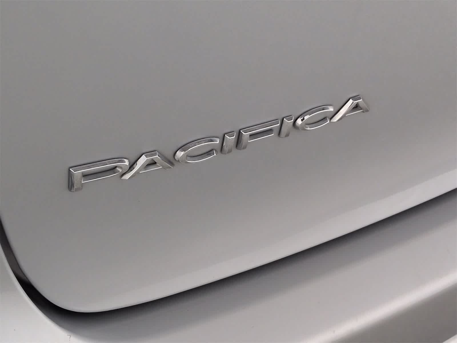 Thumbnail: 2024 Chrysler Pacifica - 13