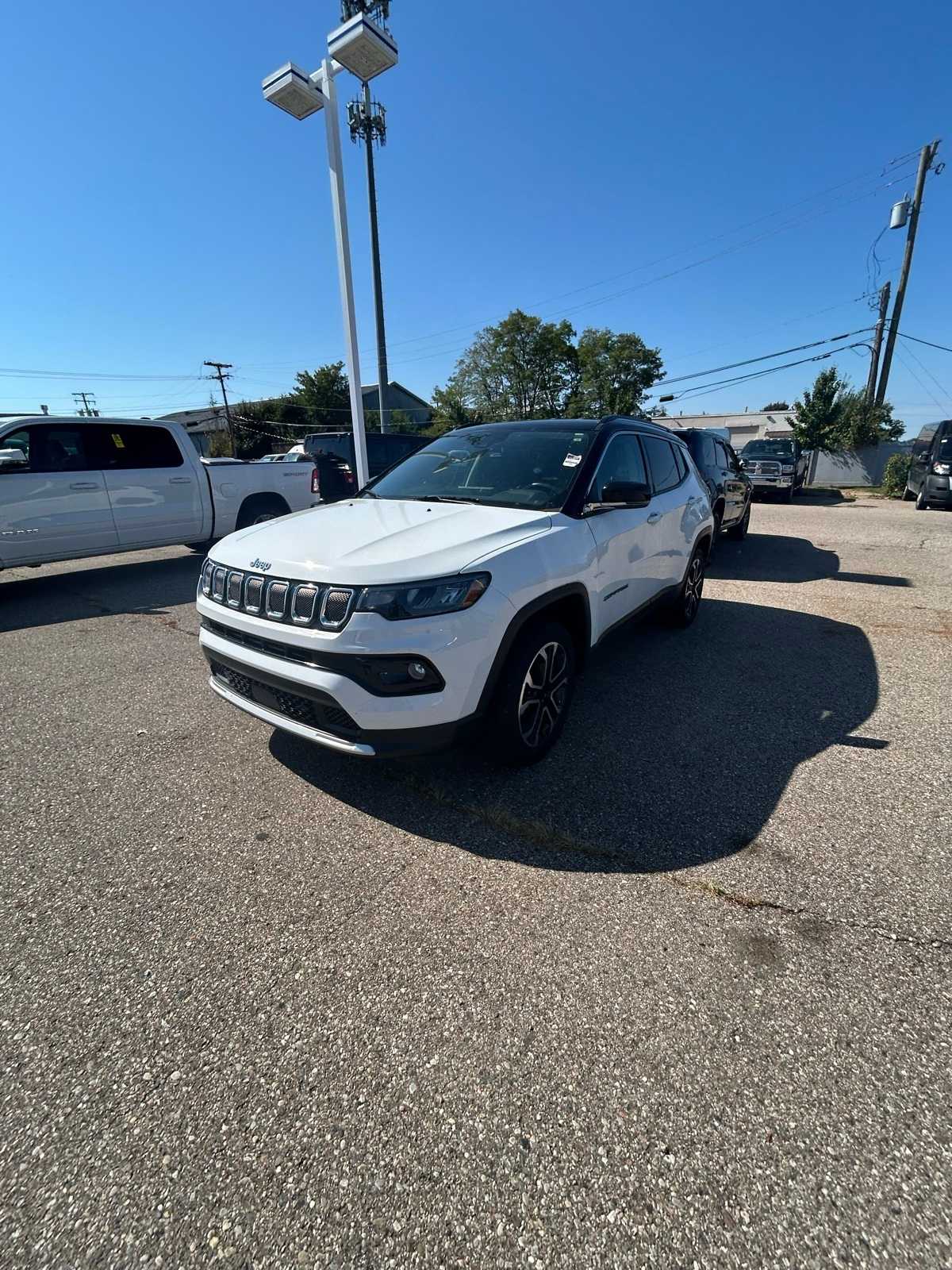 Thumbnail: 2022 Jeep Compass - 4