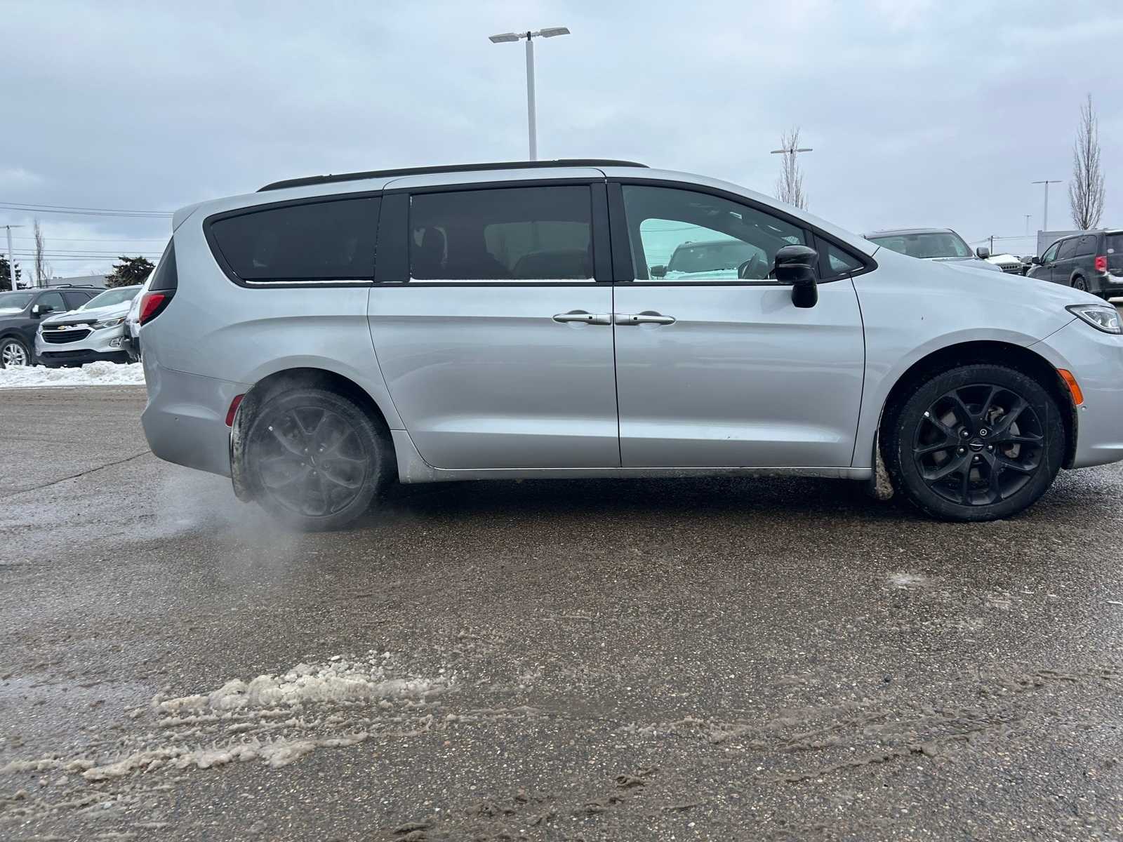 Thumbnail: 2023 Chrysler Pacifica - 13