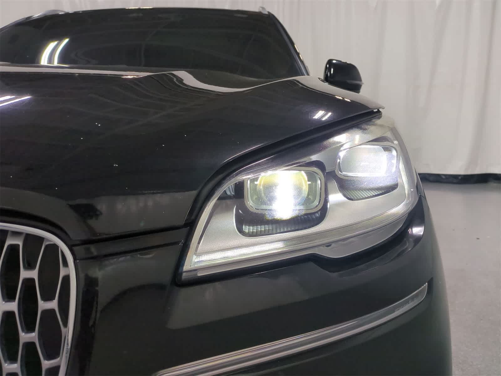 Thumbnail: 2020 Lincoln Aviator - 11