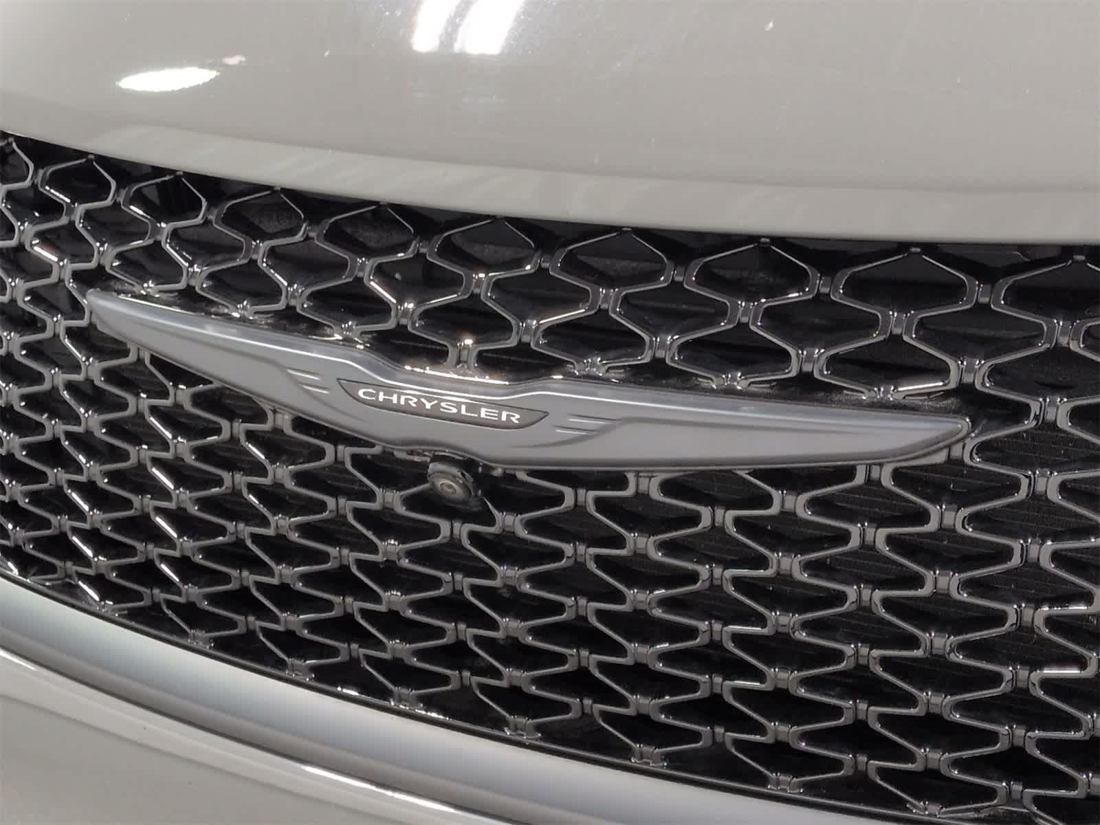 Thumbnail: 2022 Chrysler Pacifica - 13