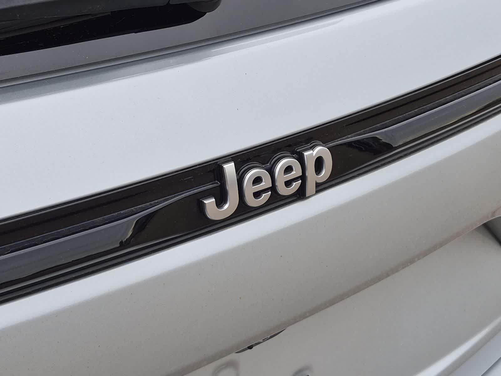 Thumbnail: 2022 Jeep Grand Cherokee - 19