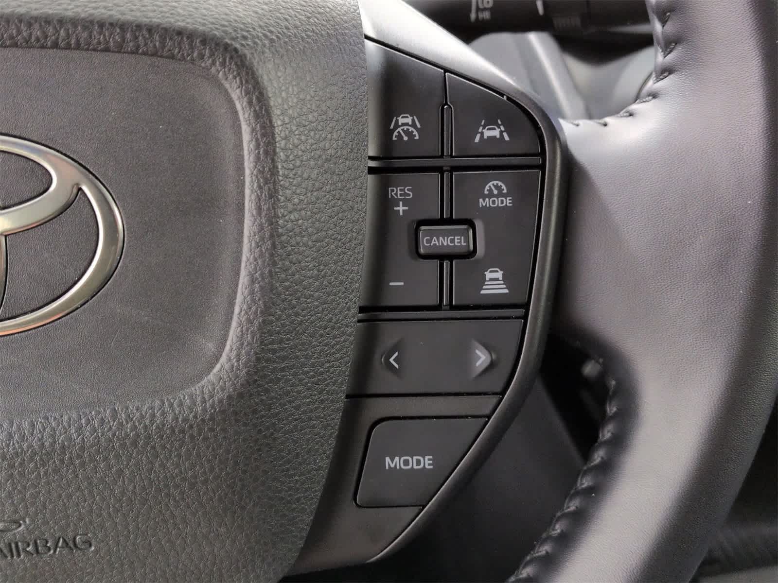 Thumbnail: 2023 Toyota Prius - 25