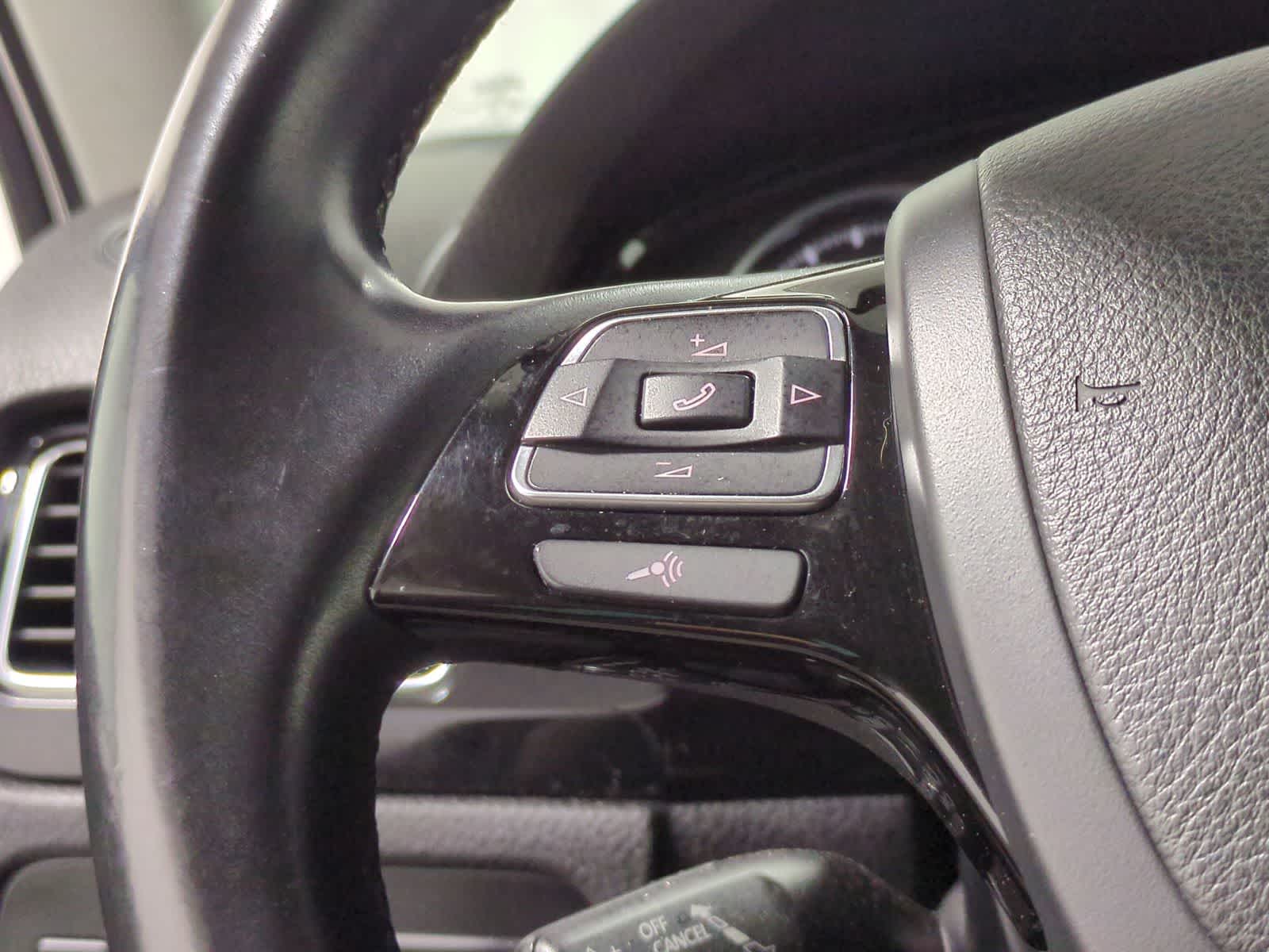 Thumbnail: 2014 Volkswagen Touareg - 24