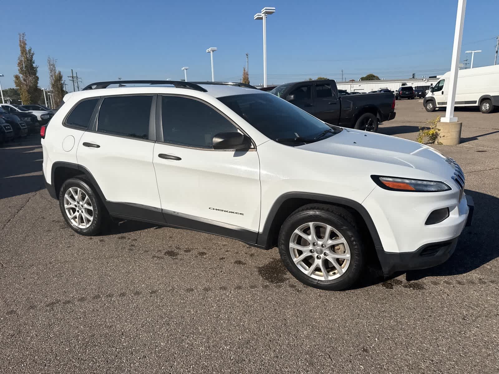 Thumbnail: 2016 Jeep Cherokee - 7