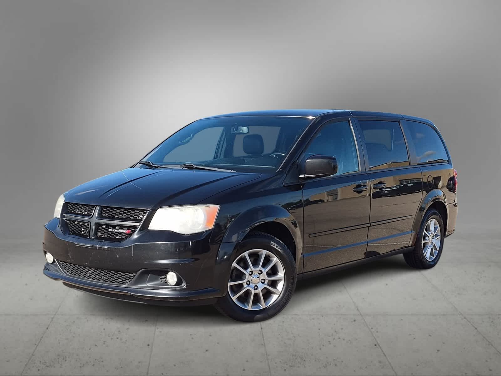 Used 2013 Dodge Grand Caravan R/T with VIN 2C4RDGEG4DR609601 for sale in Farmington Hills, MI