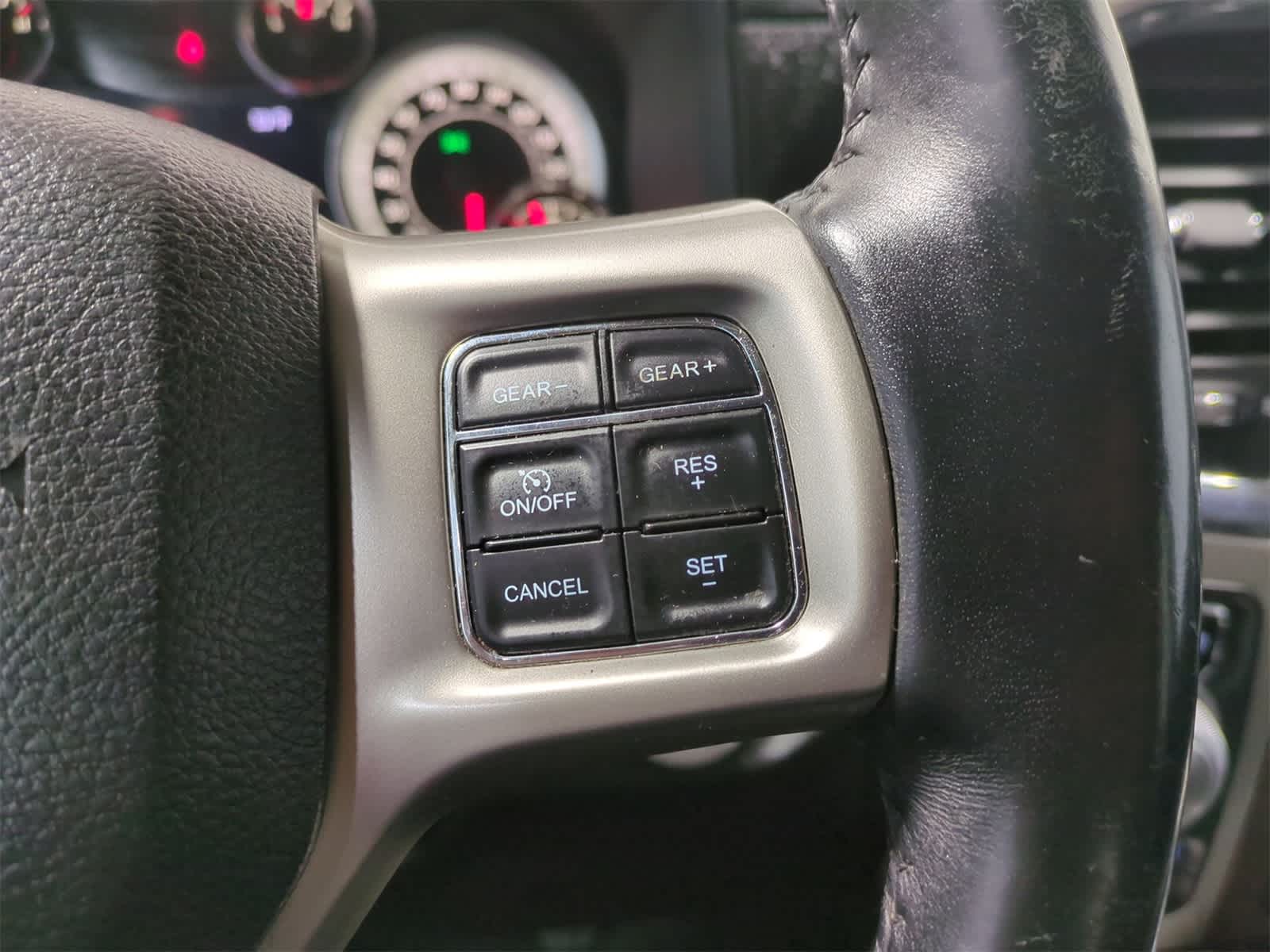 2016 RAM 1500 Laramie 25
