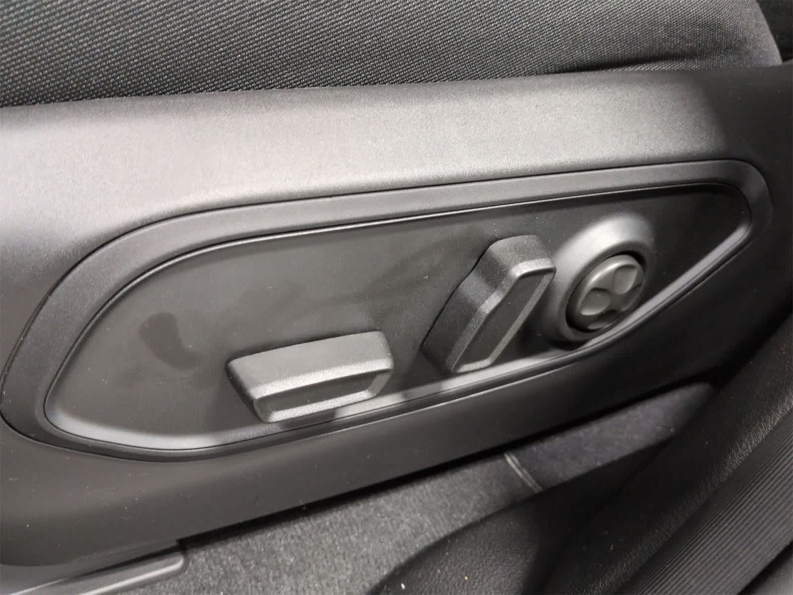 Thumbnail: 2025 Jeep Grand Cherokee - 18