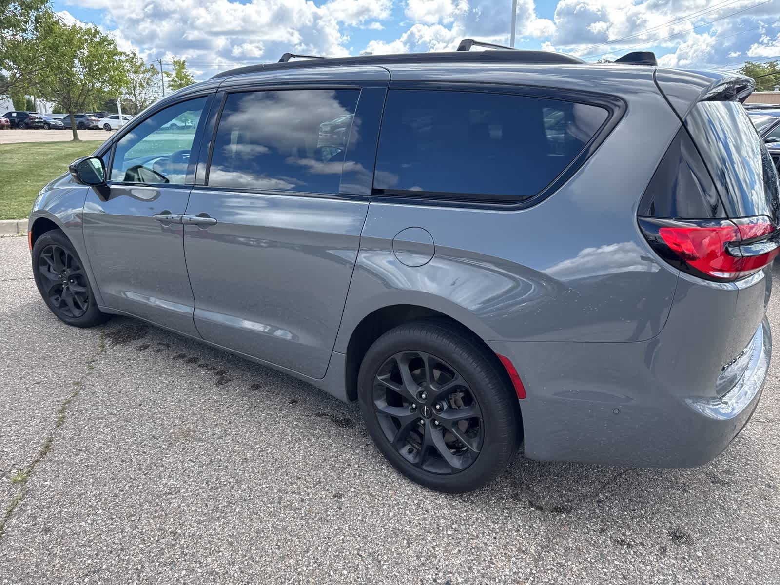 Thumbnail: 2023 Chrysler Pacifica - 22