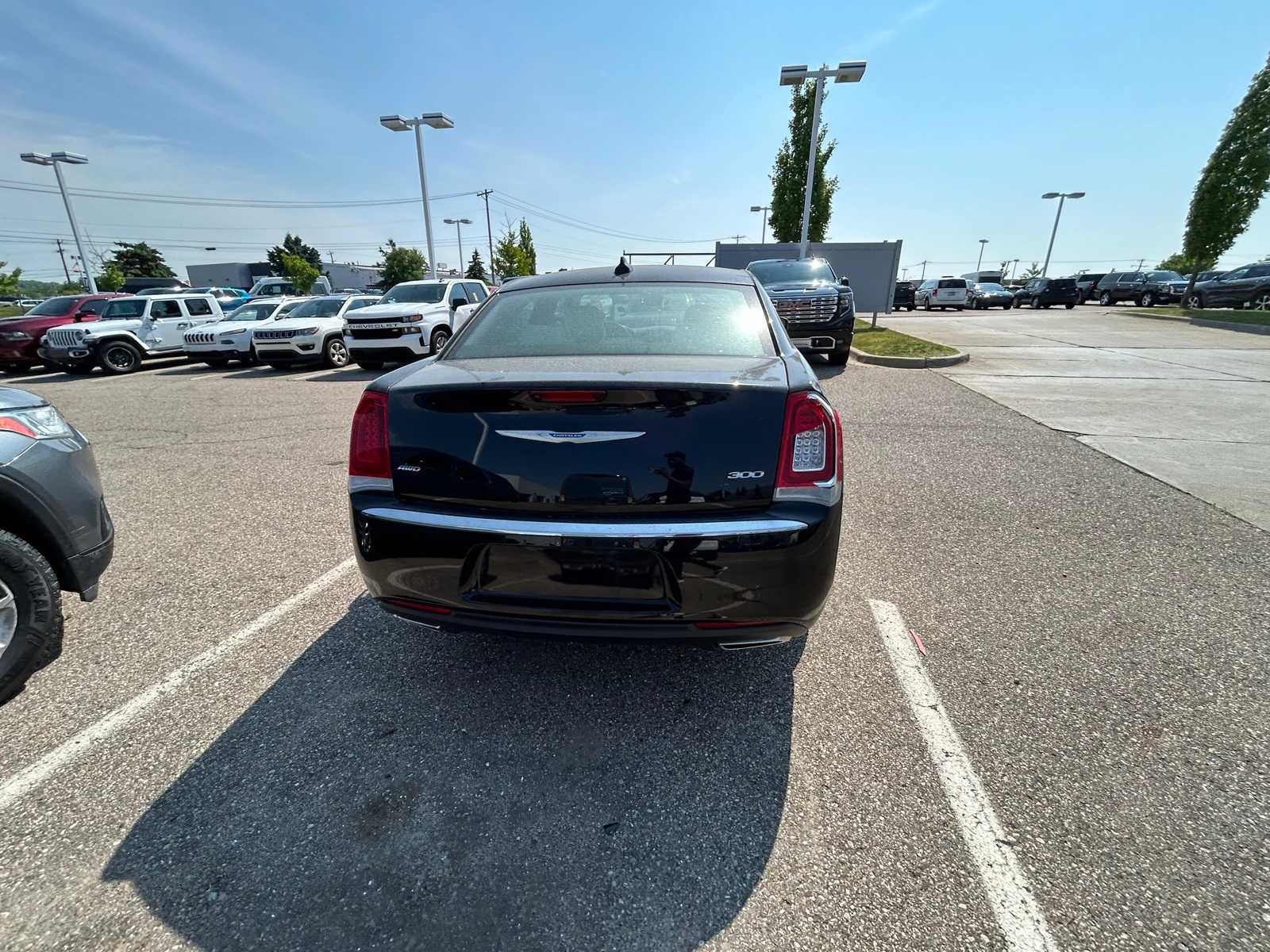 Thumbnail: 2023 Chrysler 300 - 19