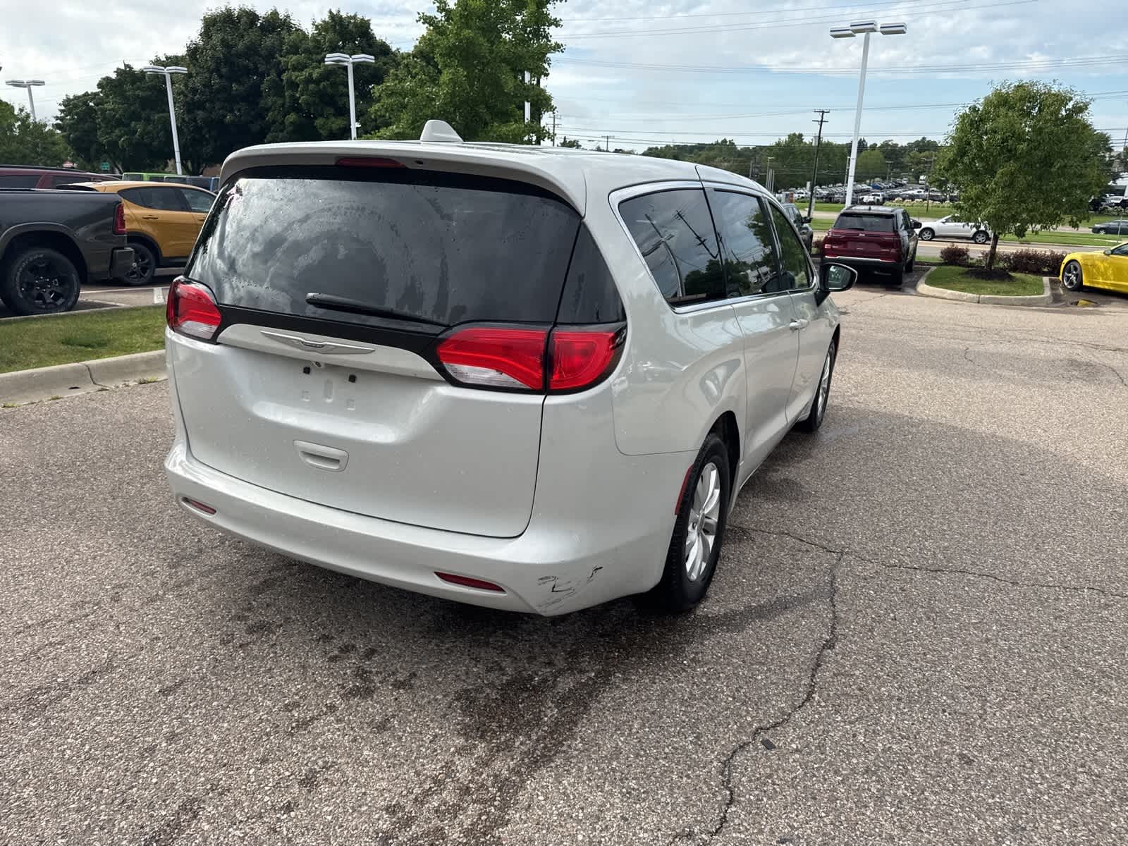 Thumbnail: 2017 Chrysler Pacifica - 19