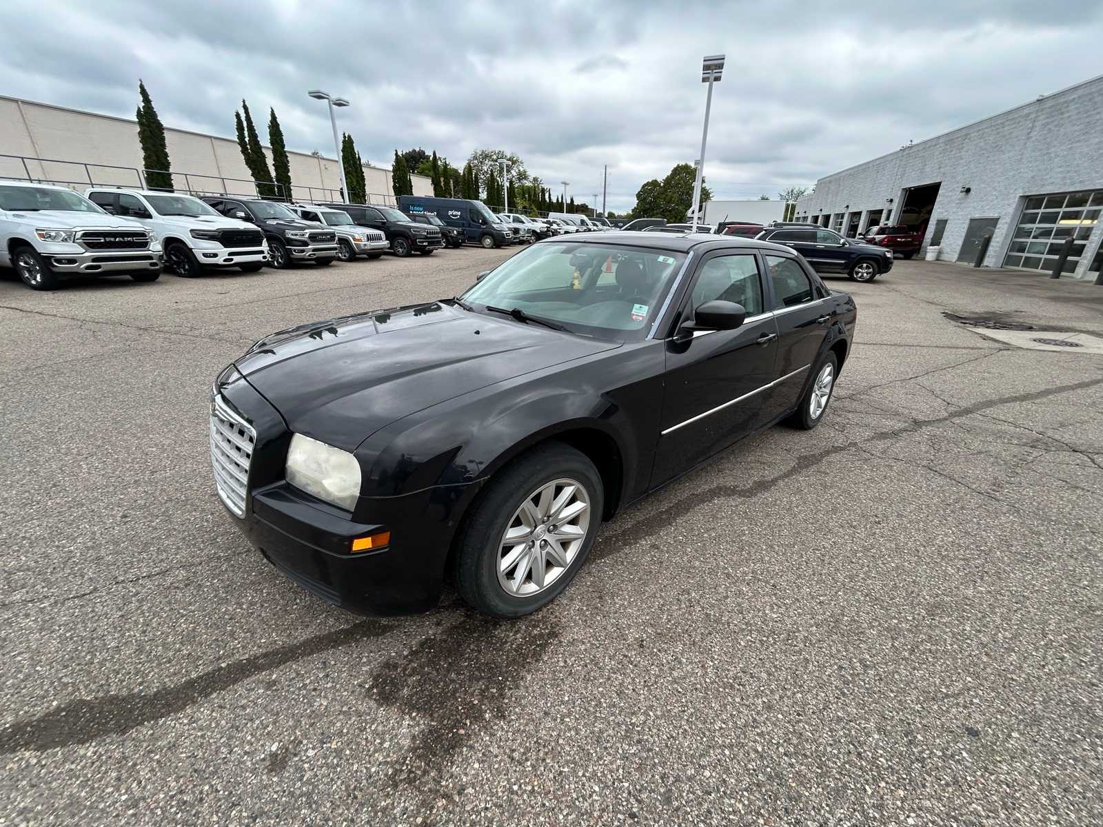 2008 Chrysler 300 LX -
                  Farmington Hills, MI