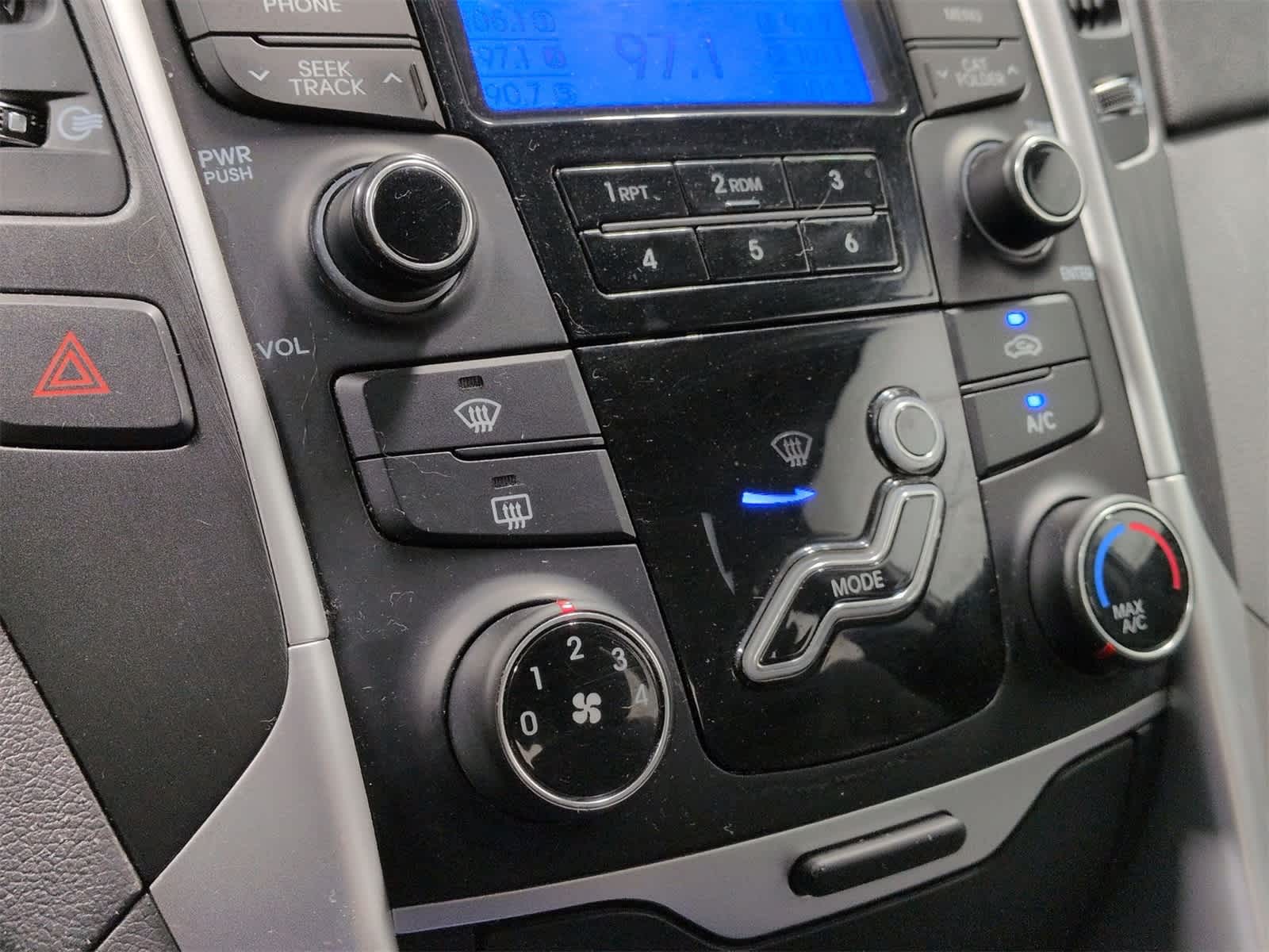 Thumbnail: 2013 Hyundai Sonata - 30
