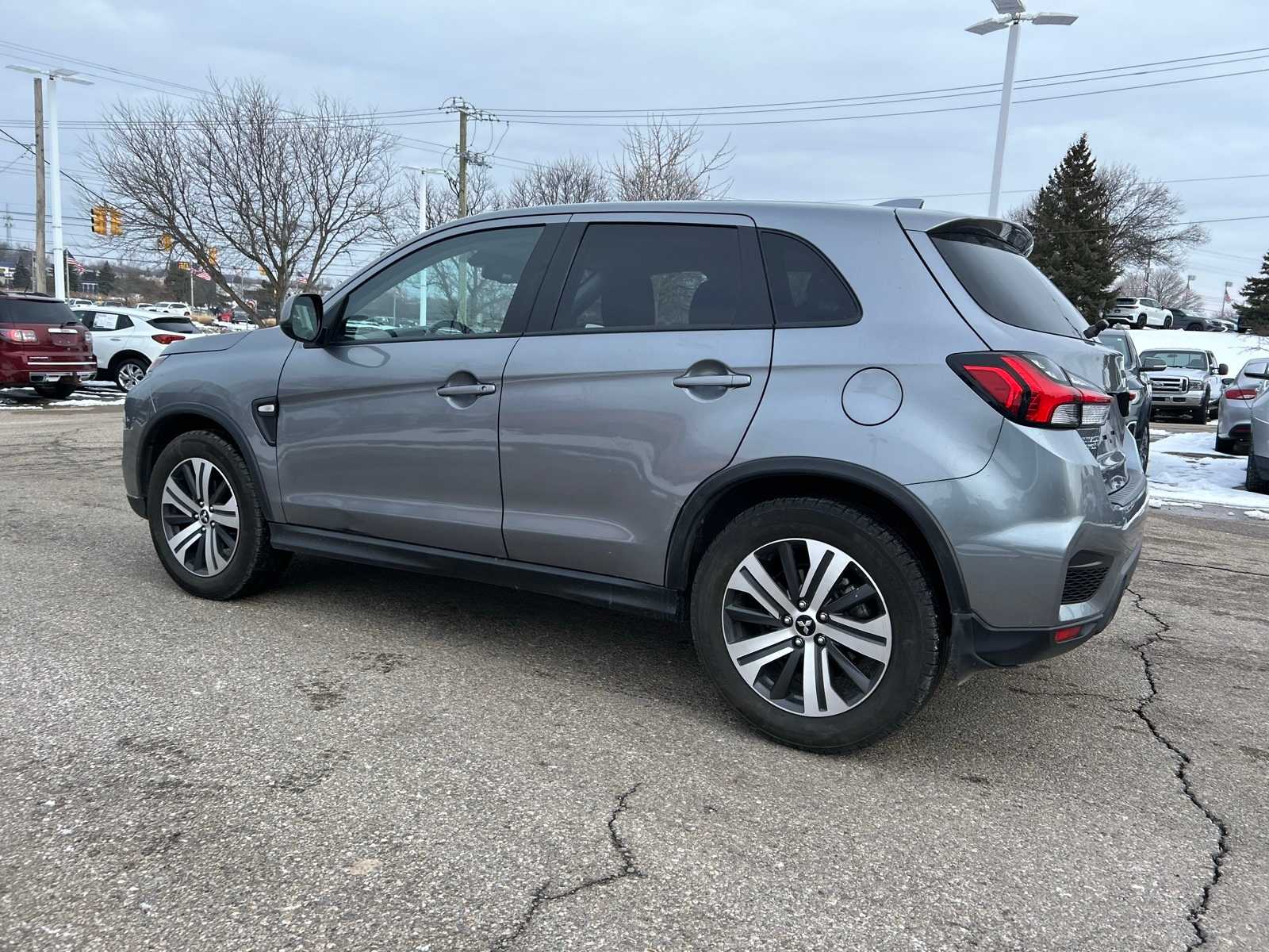 Thumbnail: 2023 Mitsubishi Outlander Sport - 21