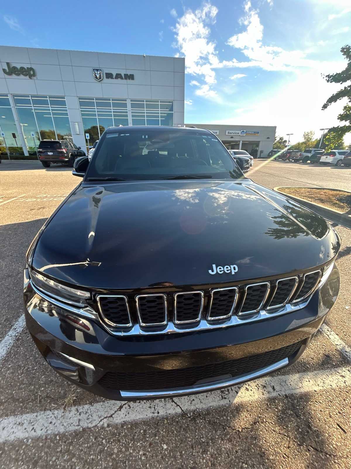 Thumbnail: 2024 Jeep Grand Cherokee - 8