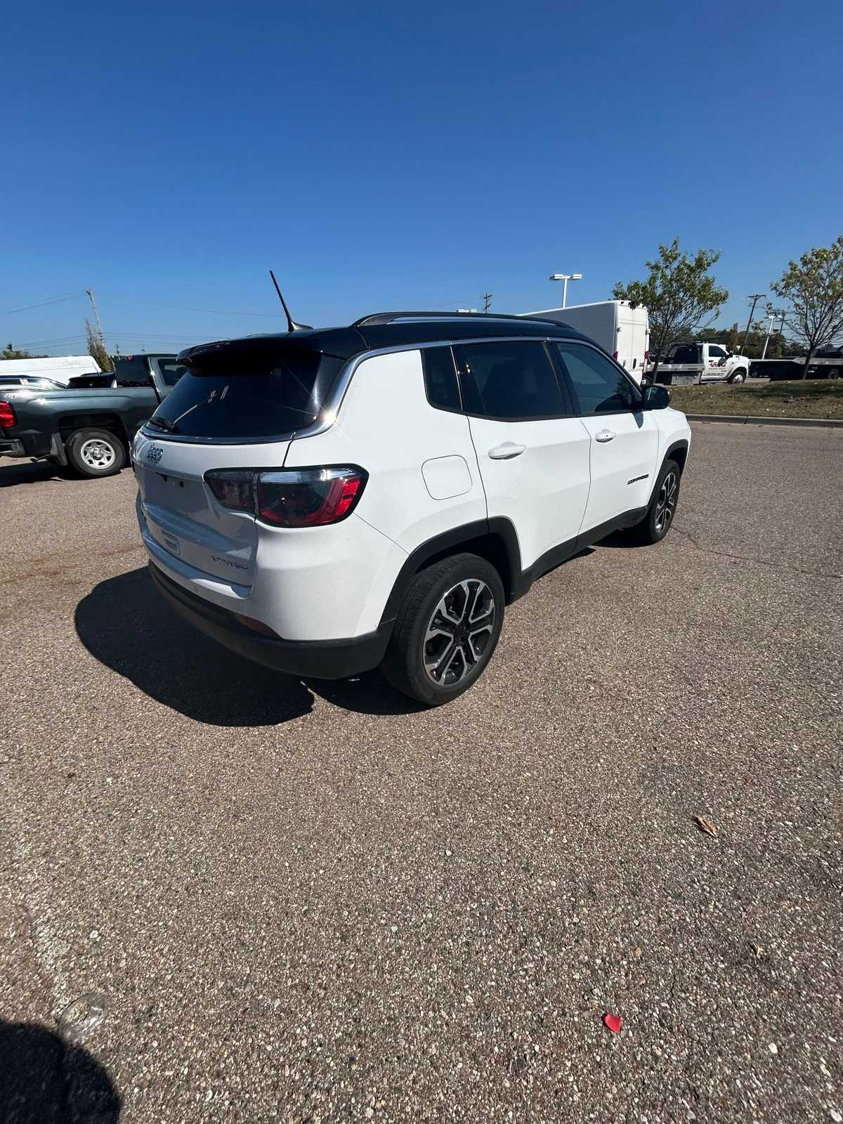 Thumbnail: 2022 Jeep Compass - 19
