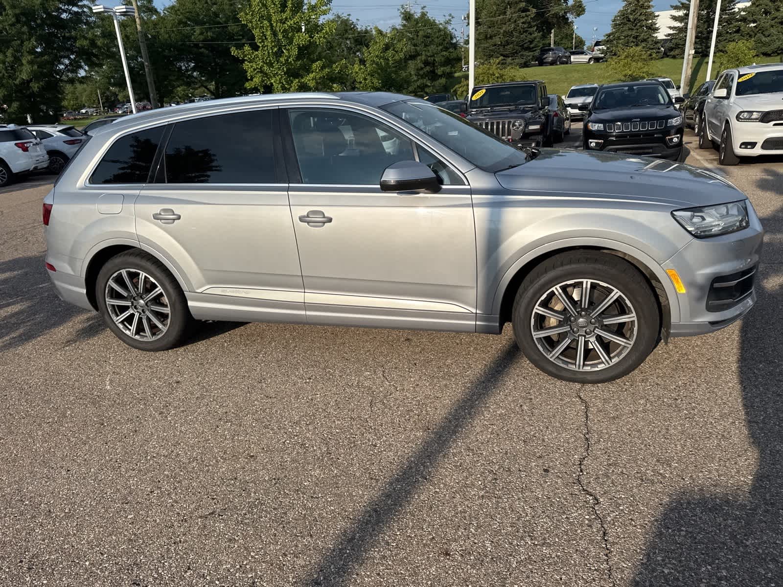 Thumbnail: 2017 Audi Q7 - 10