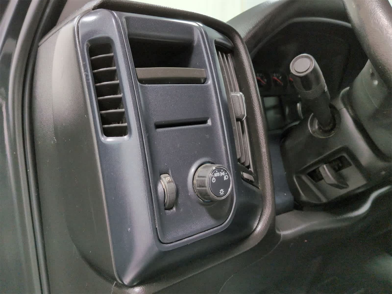 Thumbnail: 2019 Chevrolet Silverado 1500 - 19