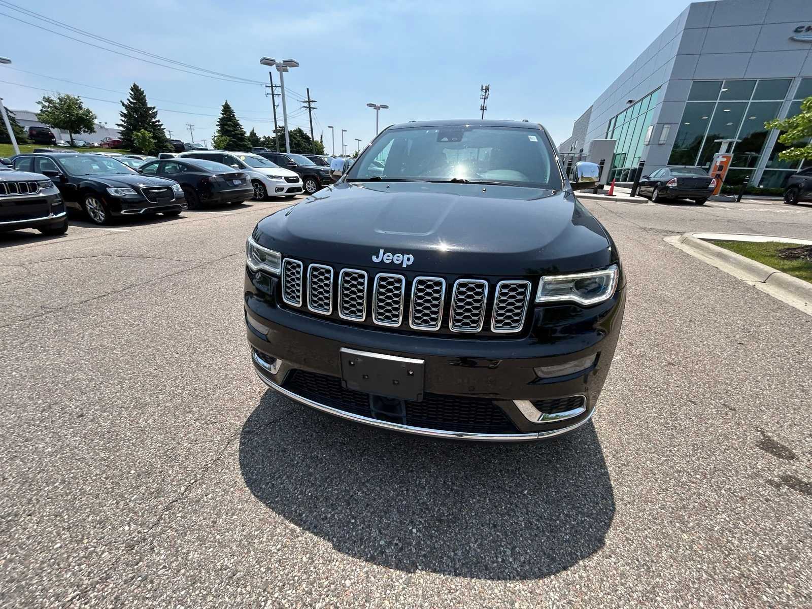 Thumbnail: 2017 Jeep Grand Cherokee - 6