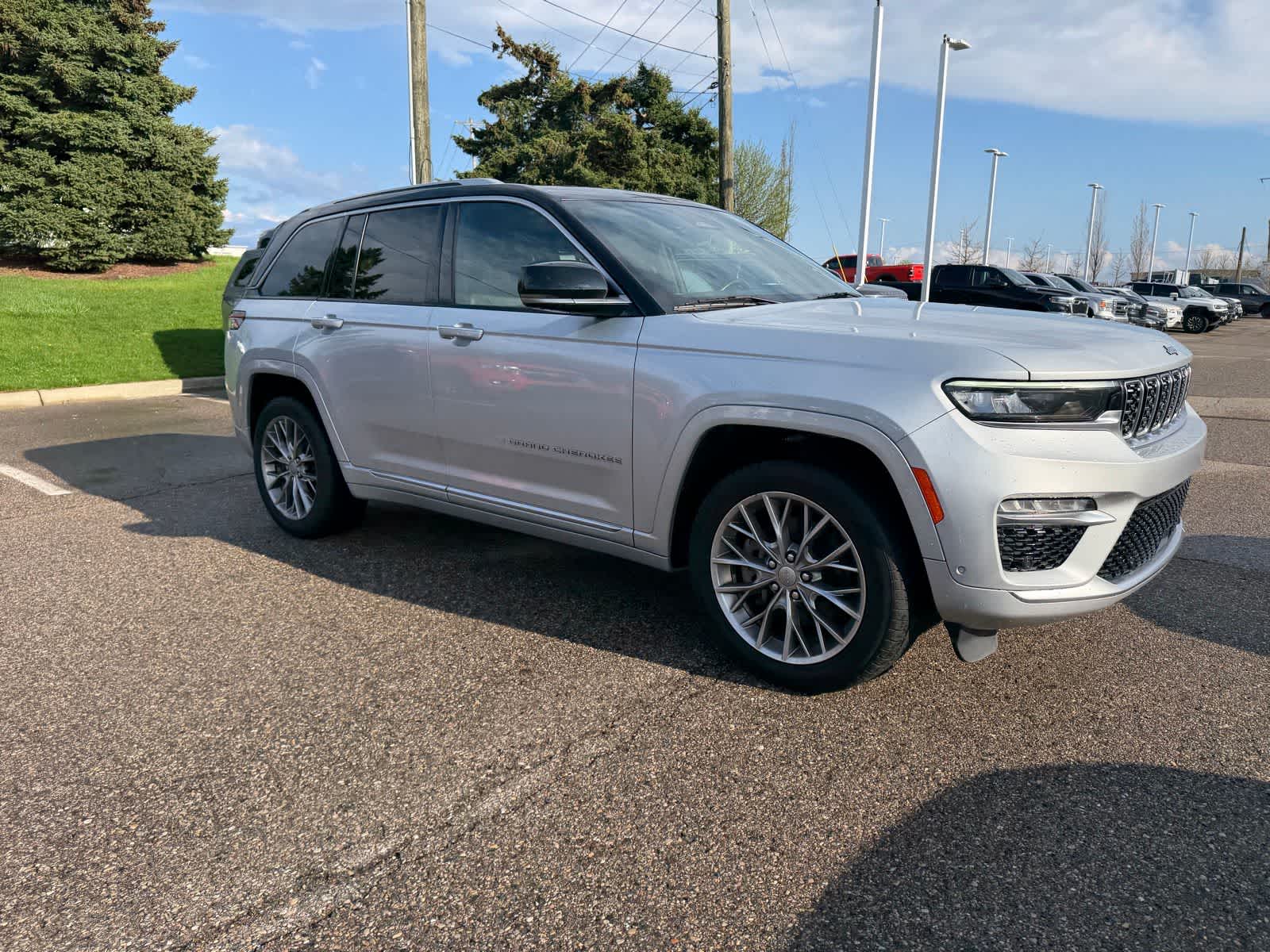 Thumbnail: 2022 Jeep Grand Cherokee - 10