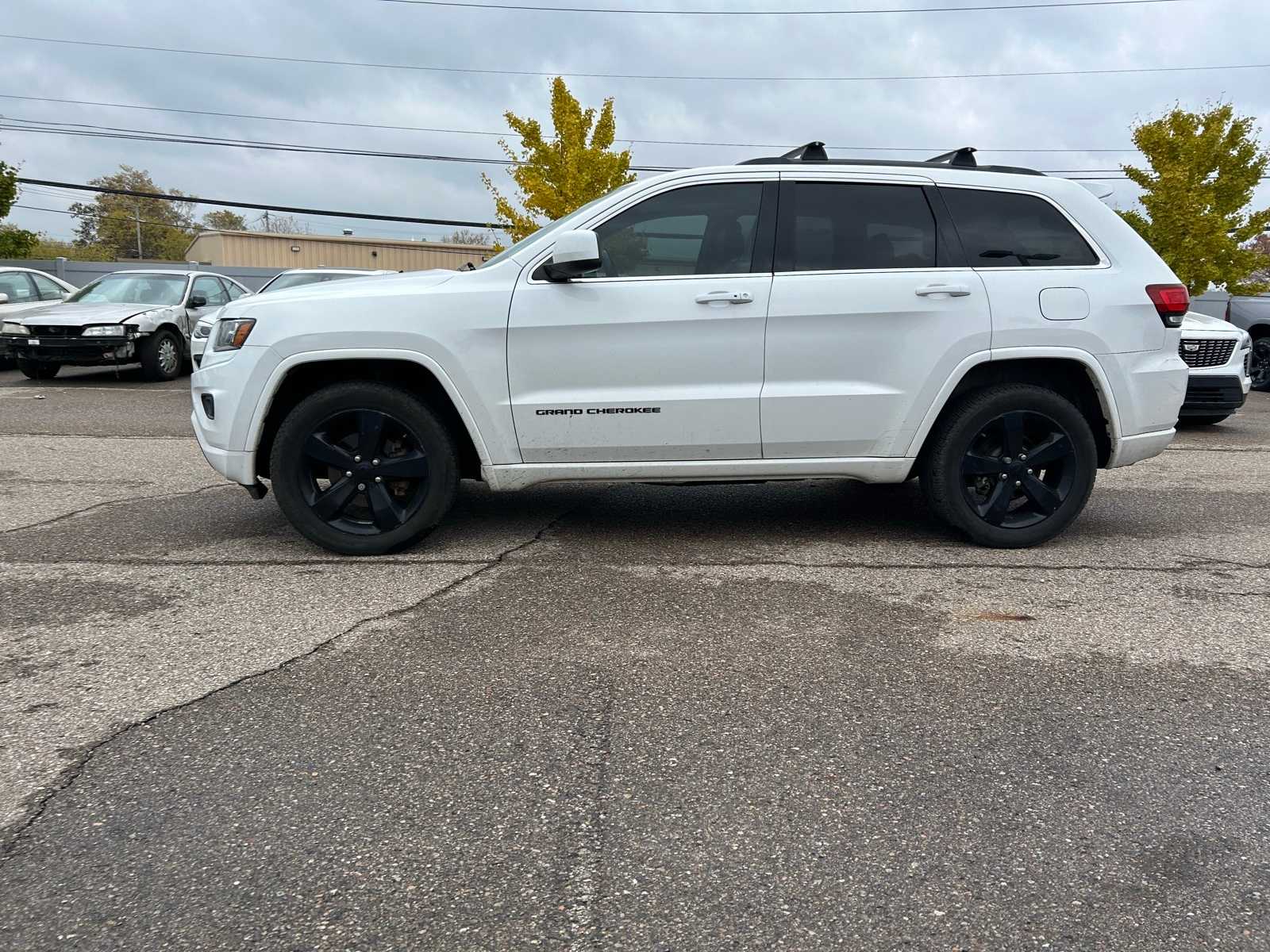 Thumbnail: 2015 Jeep Grand Cherokee - 18