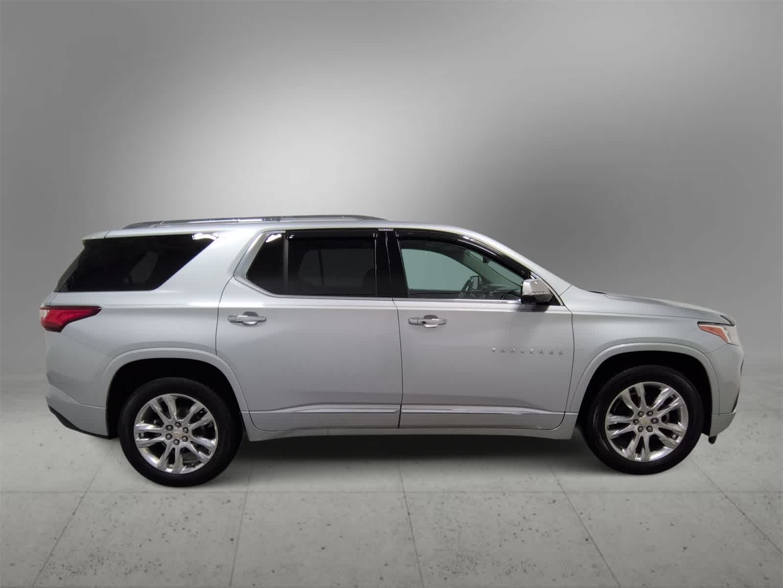 Thumbnail: 2020 Chevrolet Traverse - 9