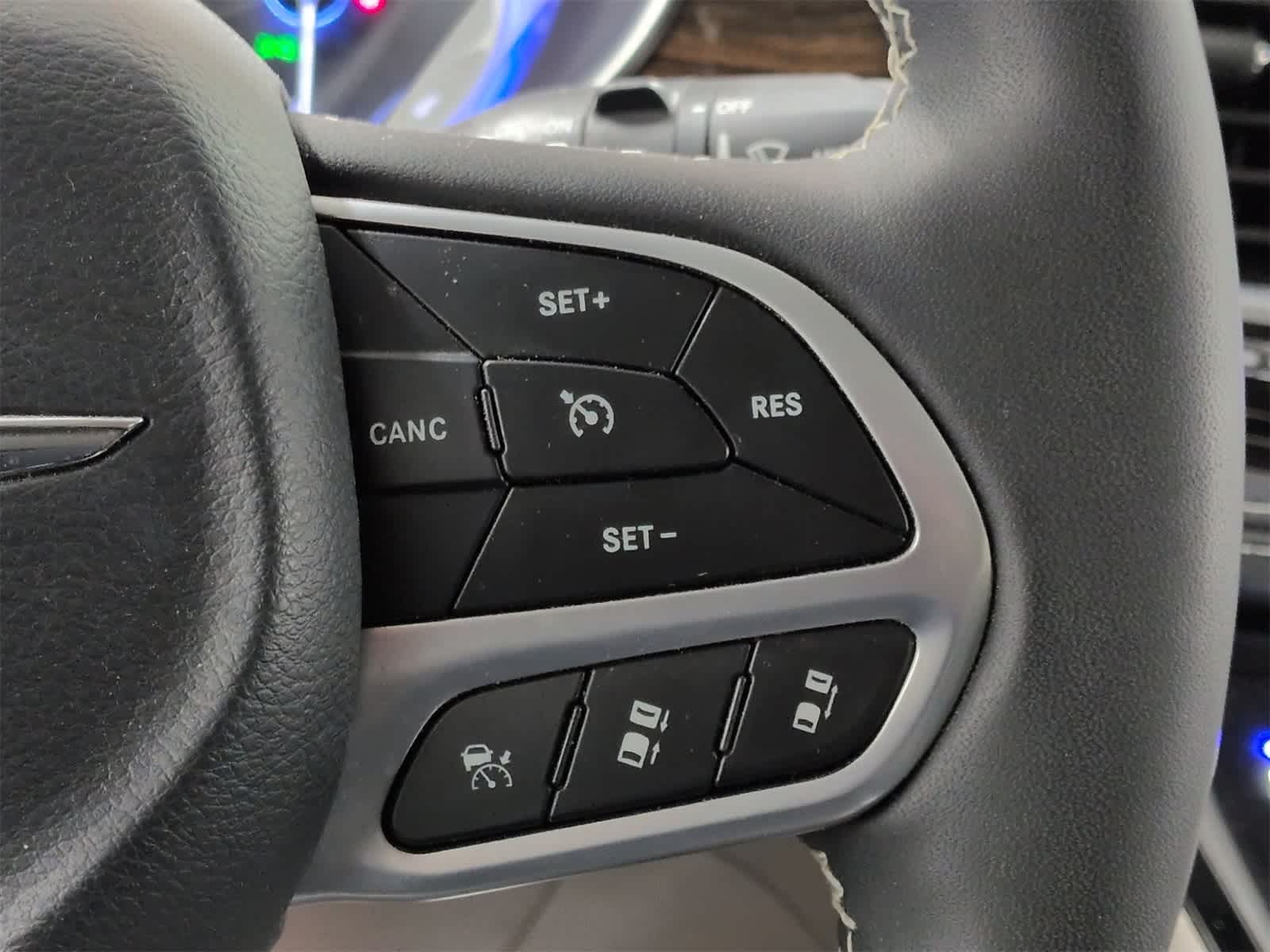 Thumbnail: 2022 Chrysler Pacifica - 27