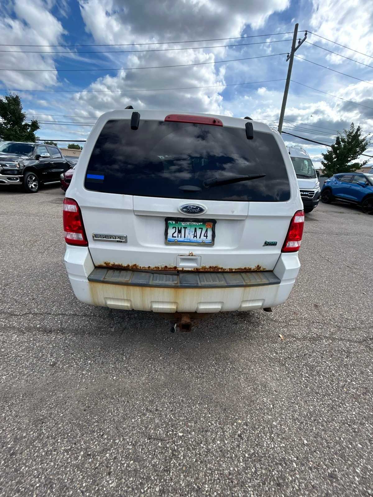 Thumbnail: 2011 Ford Escape - 21