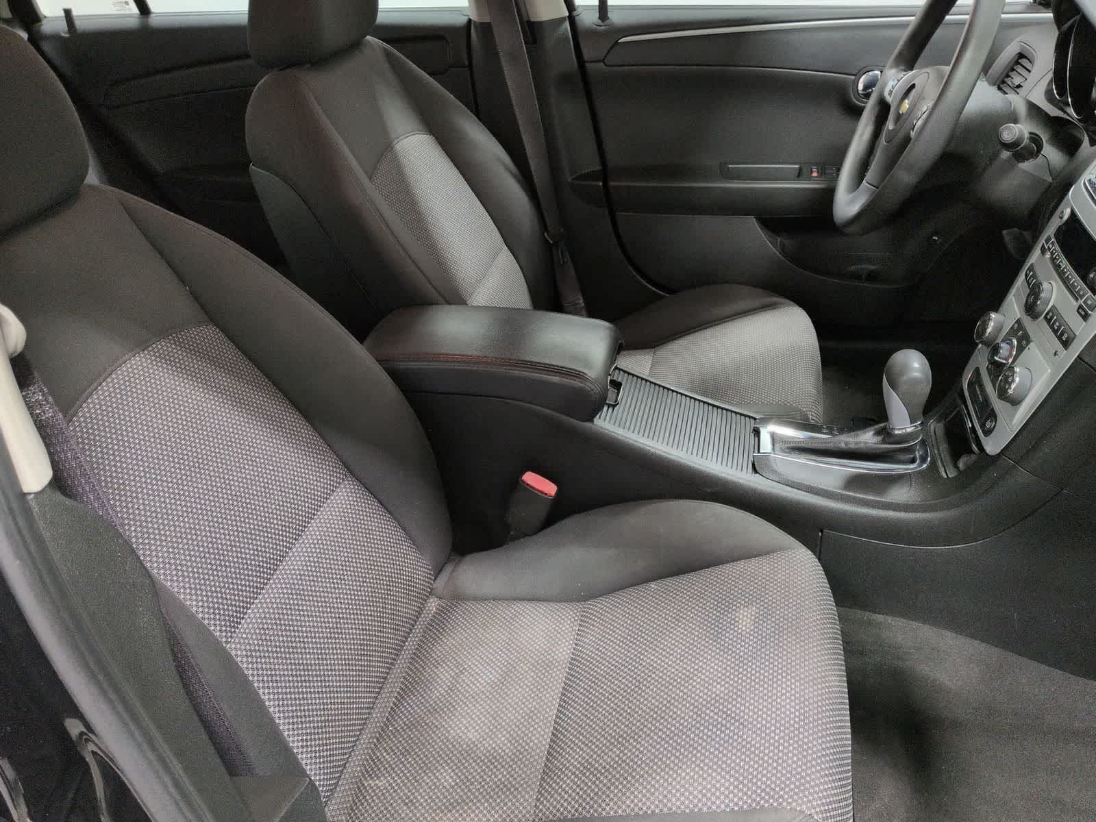 Thumbnail: 2009 Chevrolet Malibu - 22